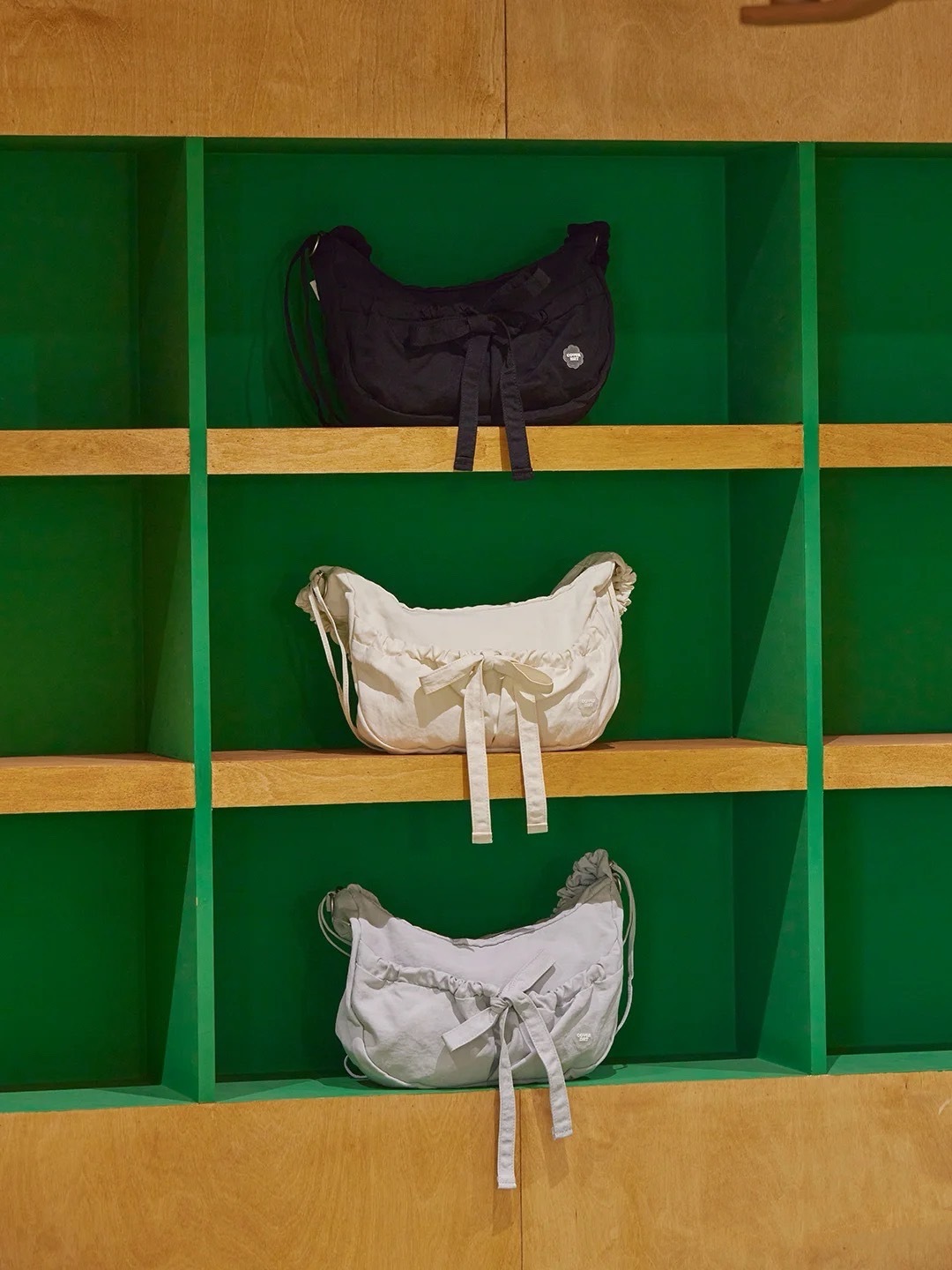 【現貨】韓國代購 Covernat 2024 抽褶尼龍流浪包