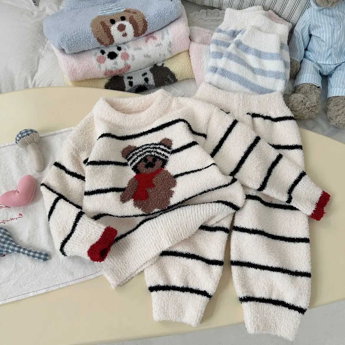 可愛卡通珊瑚絨兒童家居服 -2401804