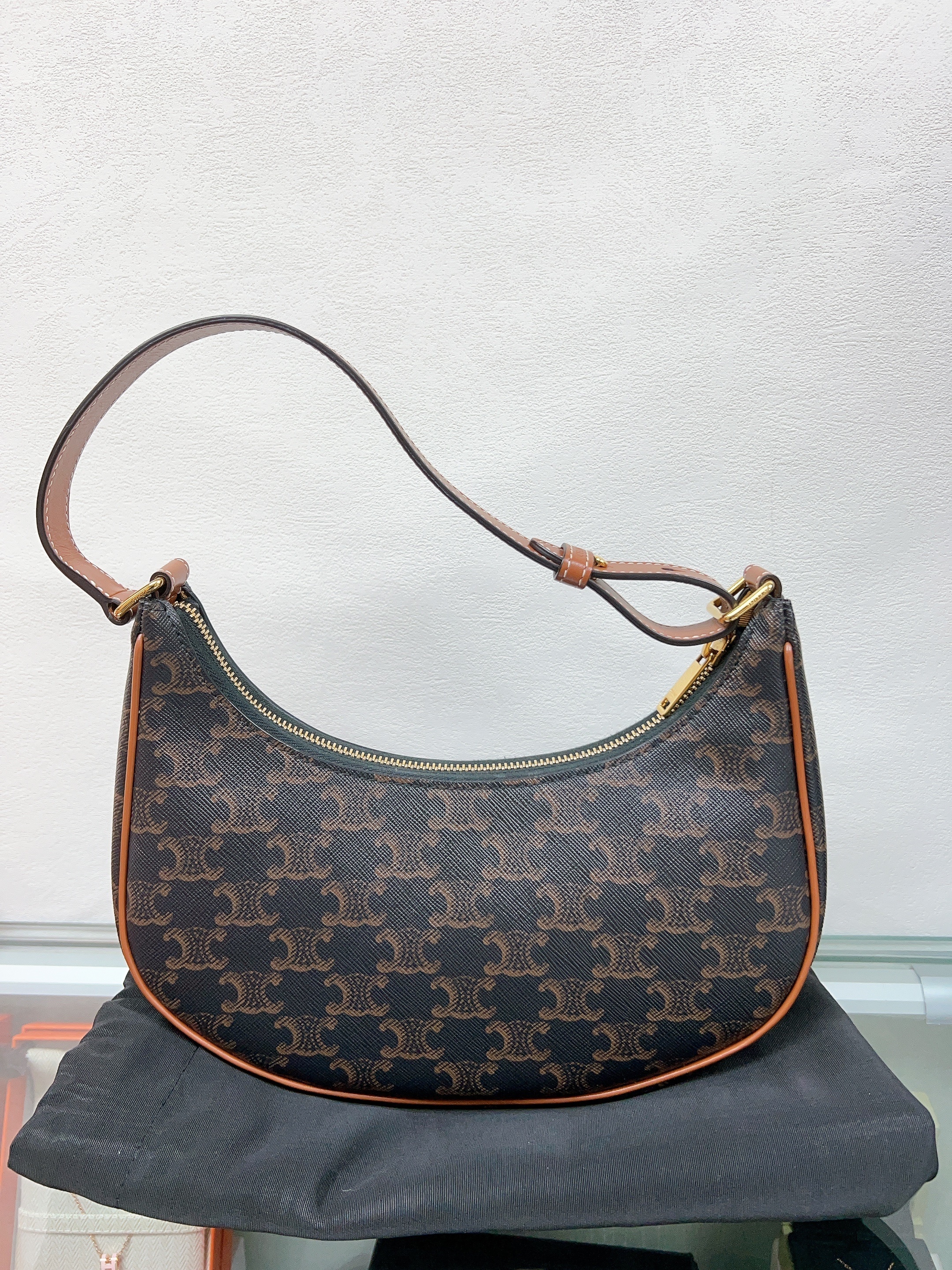 Celine ava medium (brown monogram)