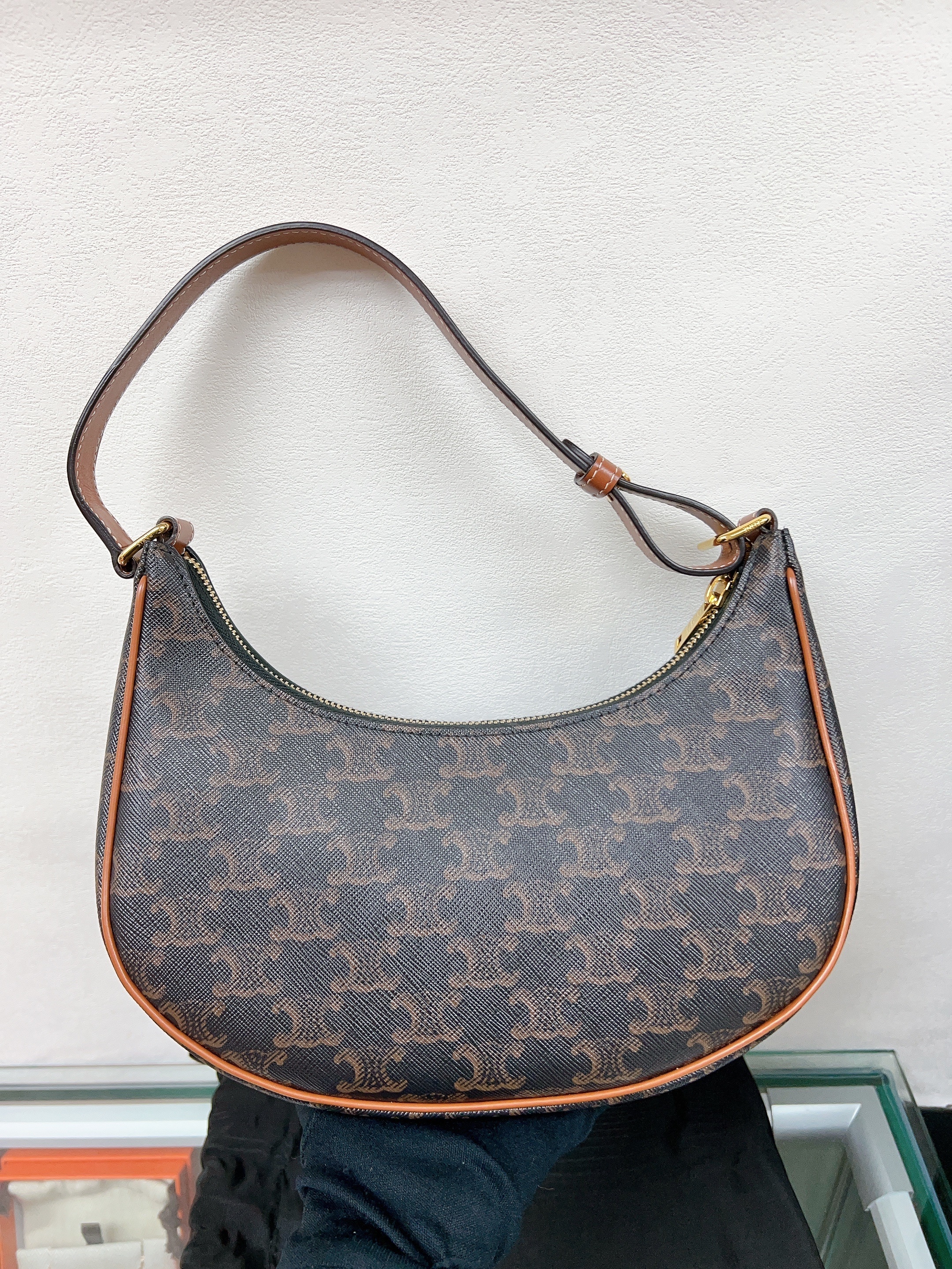 Celine ava medium (brown monogram)