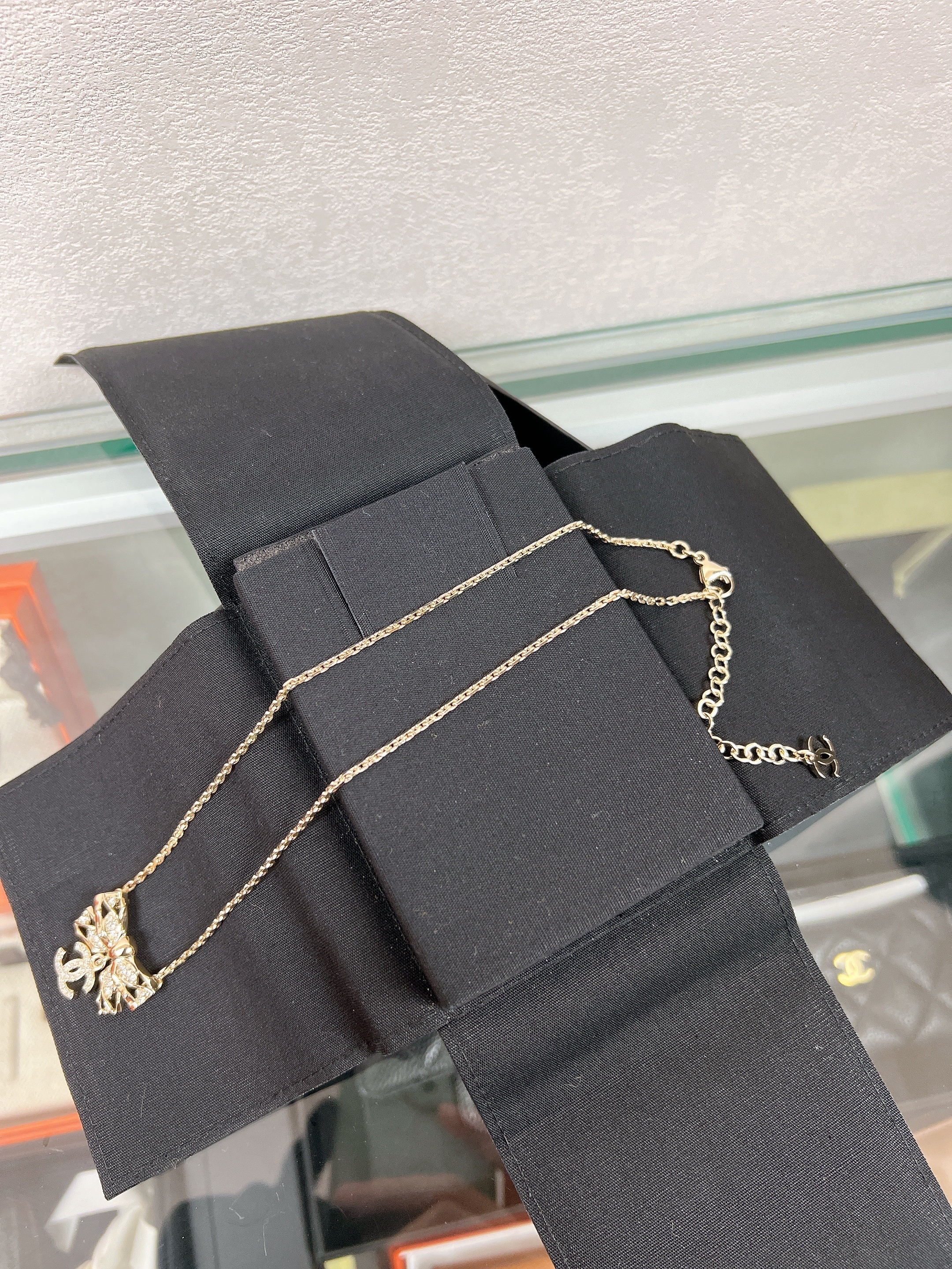 *Unused* Chanel 24b ribbon necklace