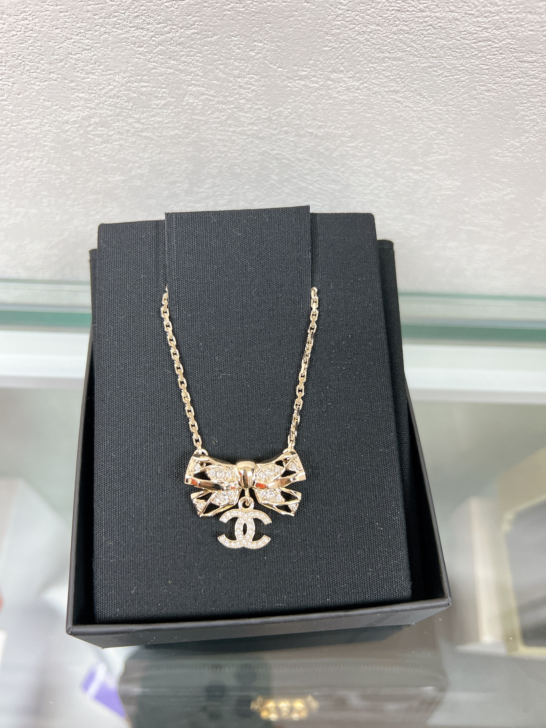 *Unused* Chanel 24b ribbon necklace