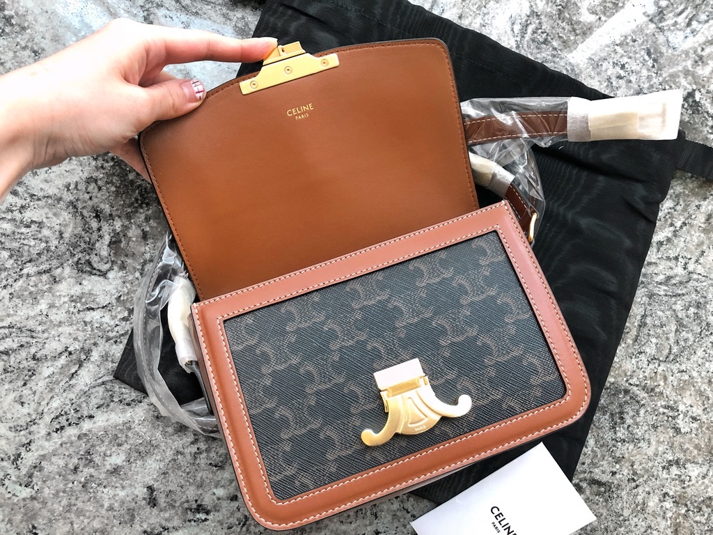 CELINE Teen Triomphe