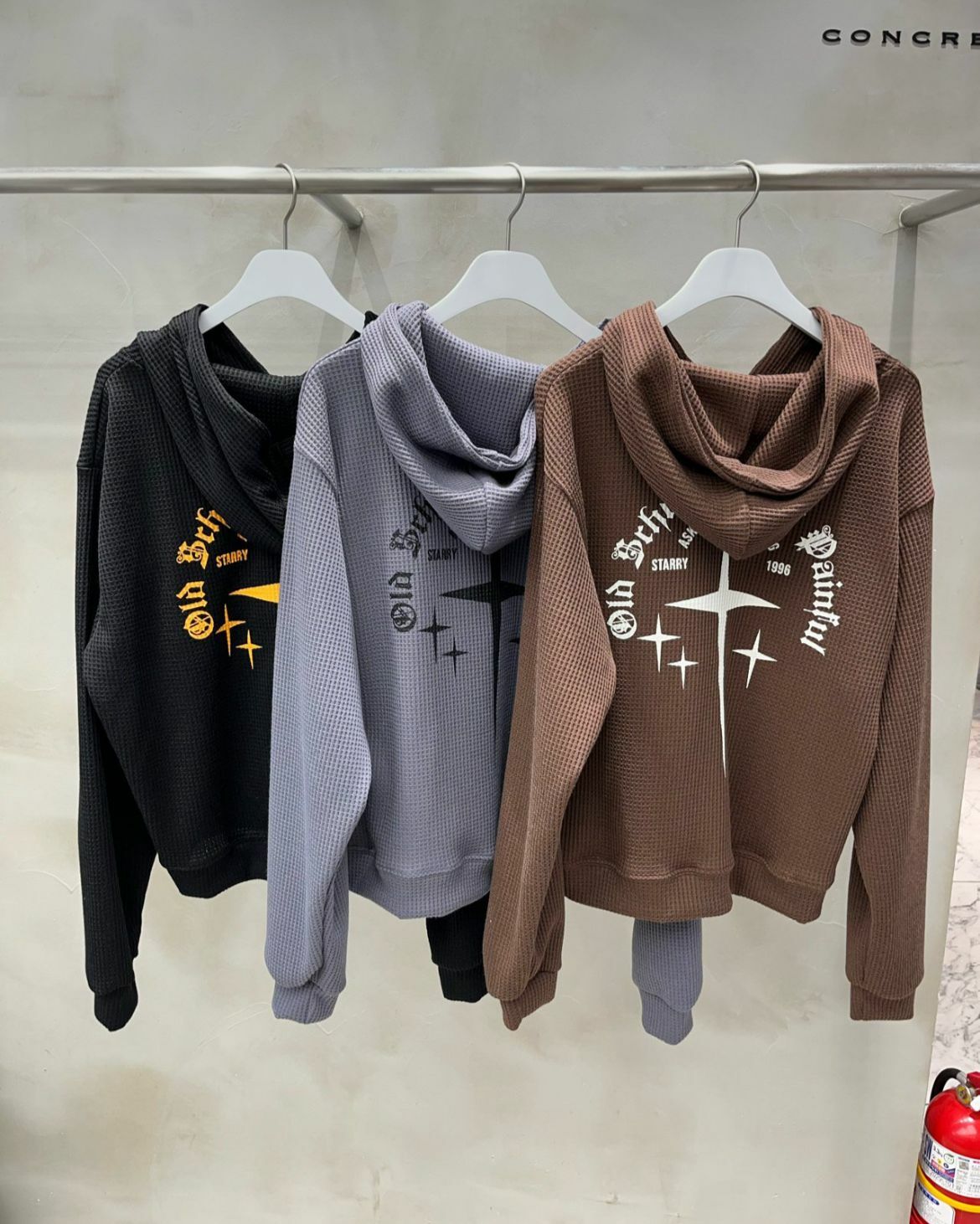 英文字圖案連帽拉鍊外套 CONCRETE-010JK