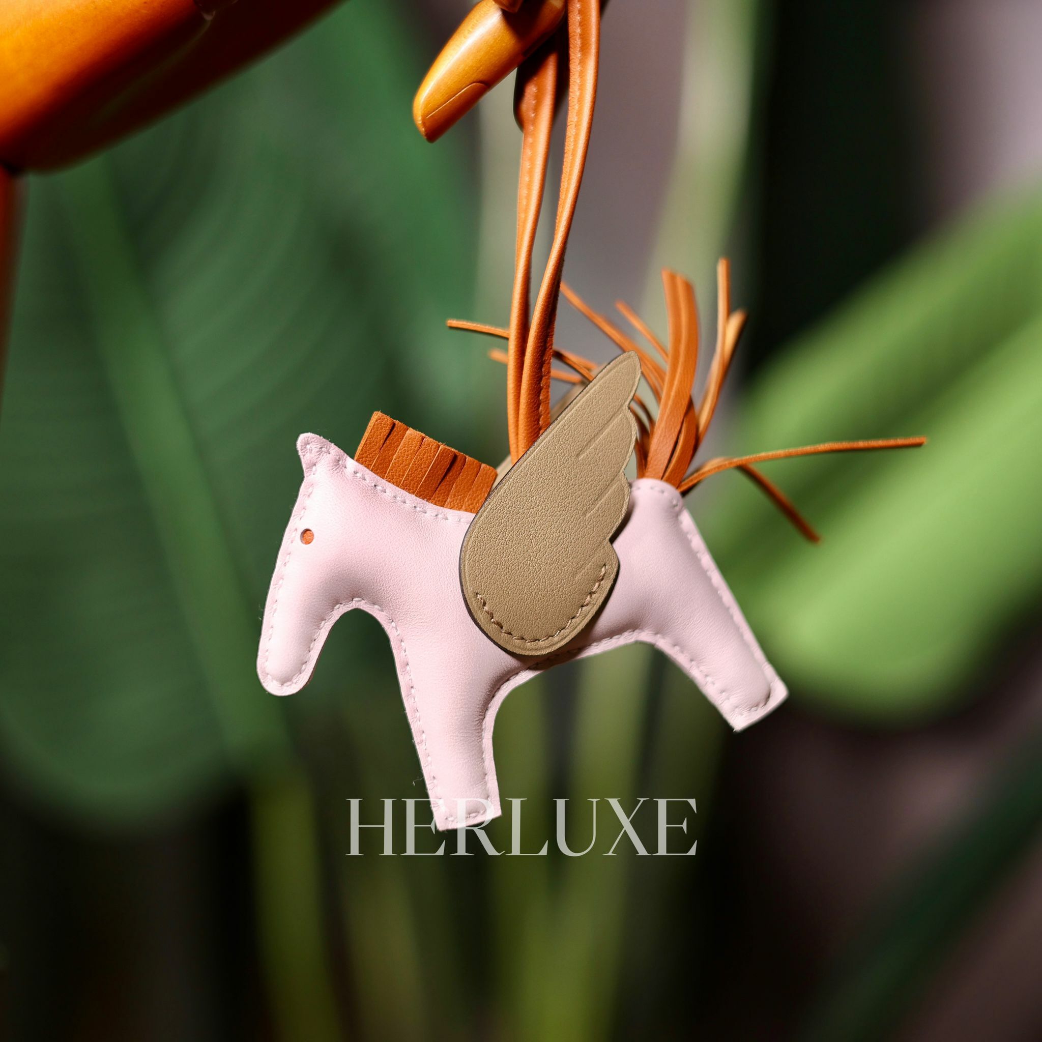 Rodeo pegase 09 mauve pale /8Q beige / 37 gold