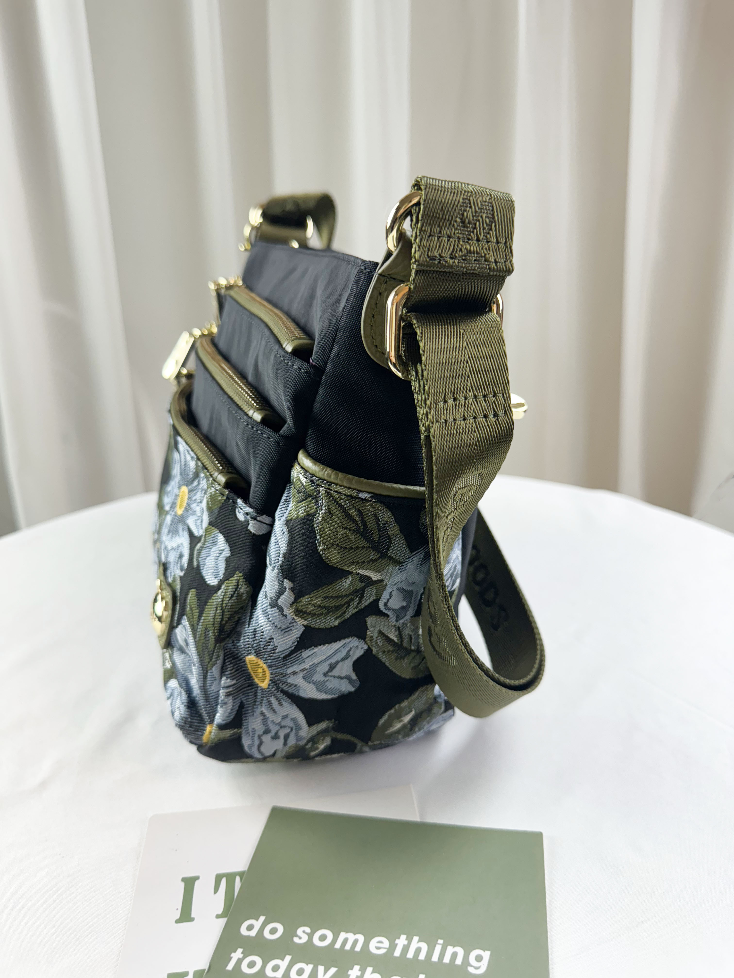 GOODS 提花綠防潑水側背包 附零錢包#2502