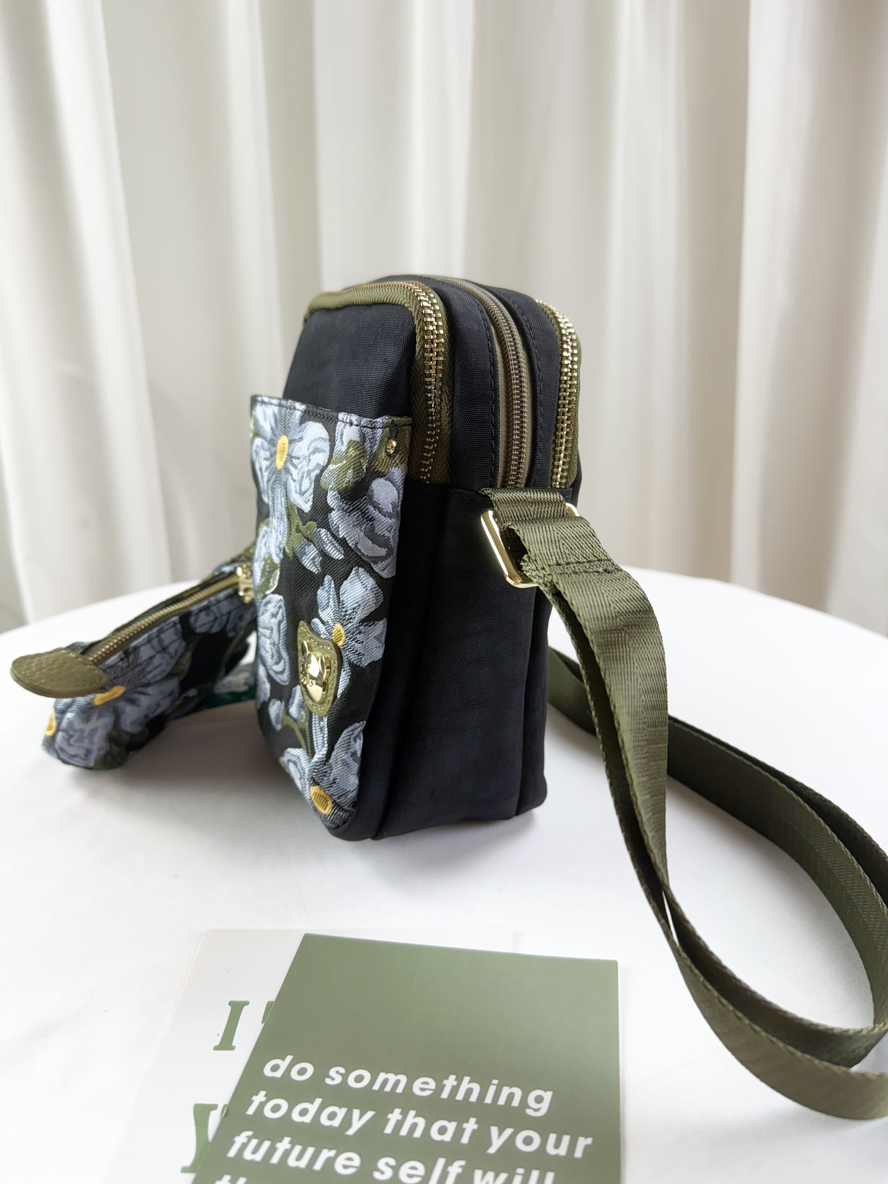 GOODS 提花綠防潑水側背包 附零錢包  #2499