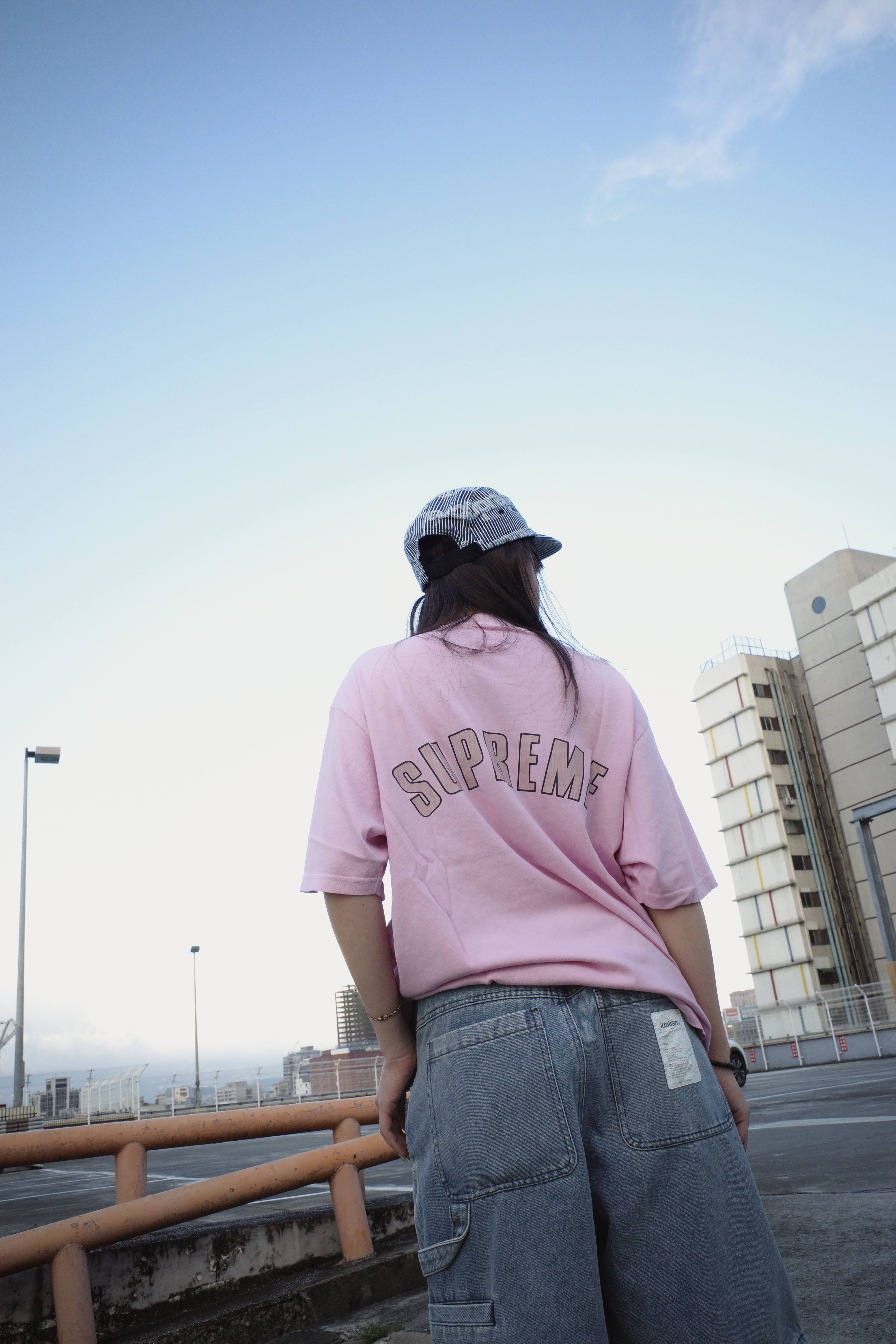 SUPREME CRACKED LOGO龜裂水洗 短袖 粉