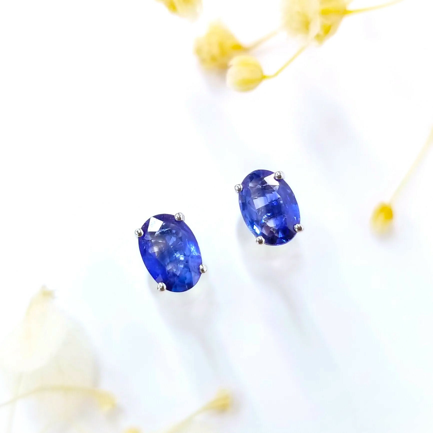 全新18K白金【主石86份藍寶石】耳環