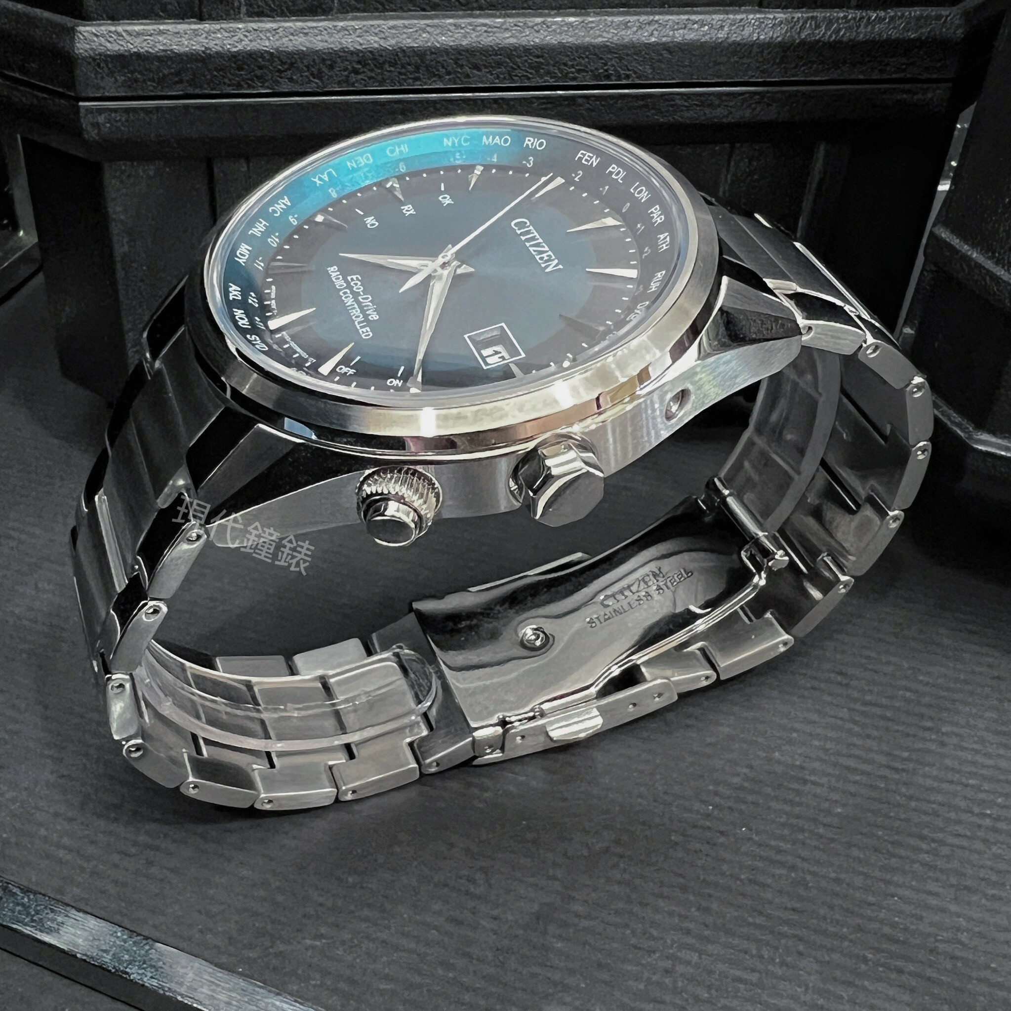 【CITIZEN 星辰】GENT'S系列 沉穩碧綠電波男錶 CB0270-87L 43mm現代鐘錶