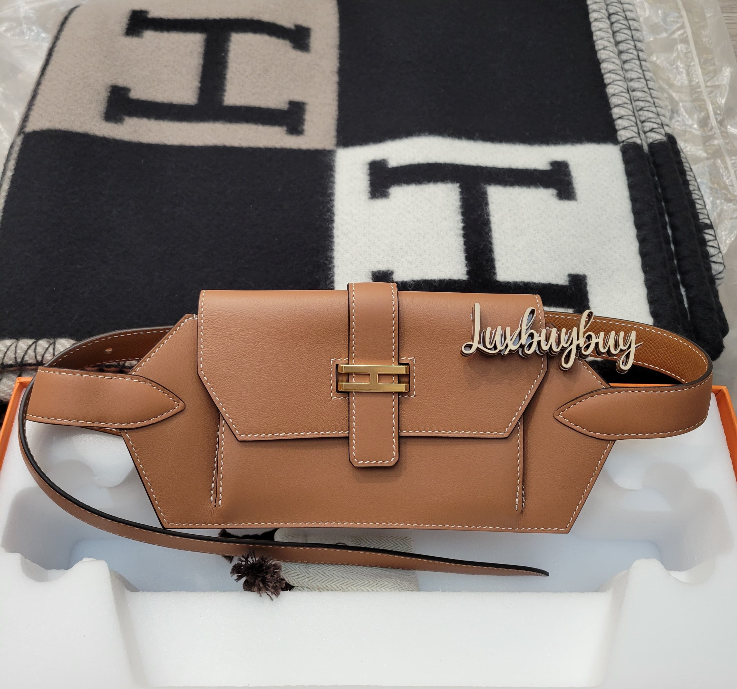 HERMES Elan Pocket 24 belt GOLD CC Swift 金棕金扣