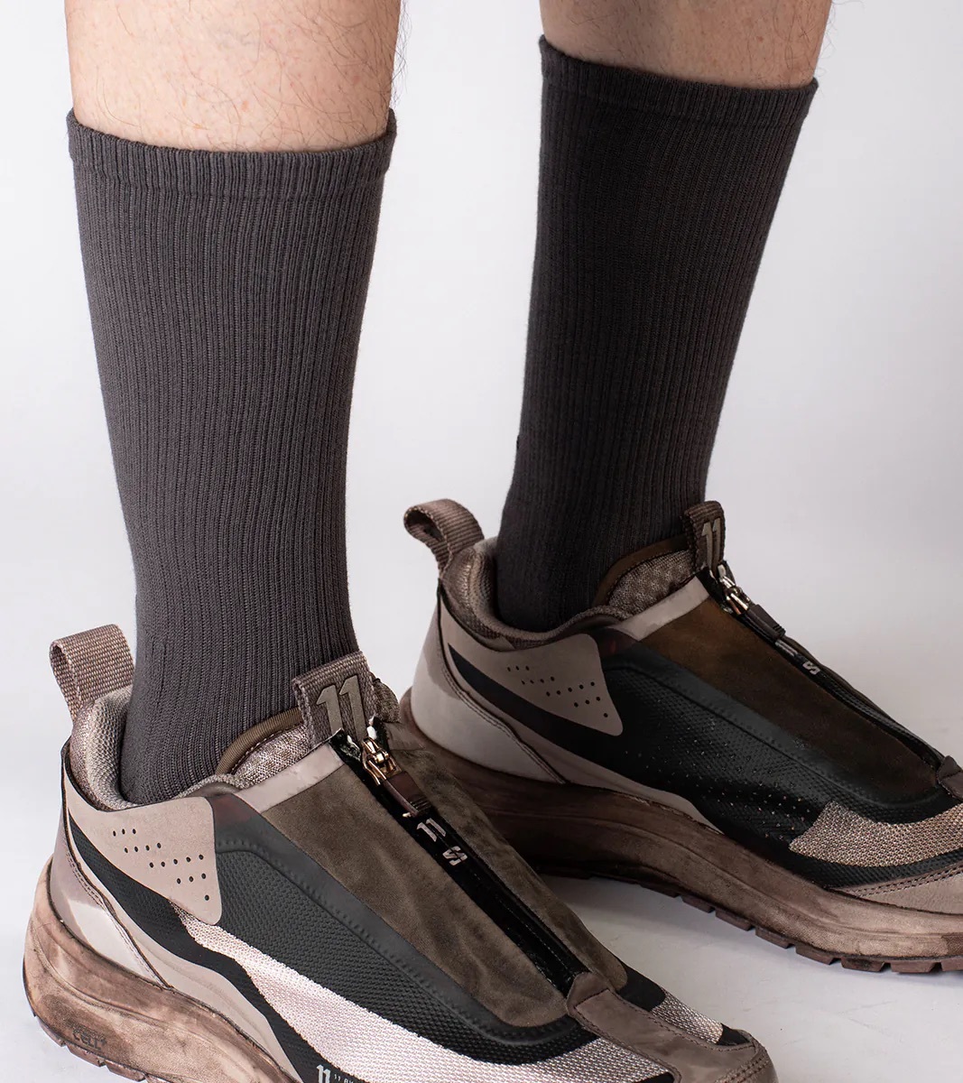 NOZZLE QUIZ Essential Crew 運動休閒襪-月灰