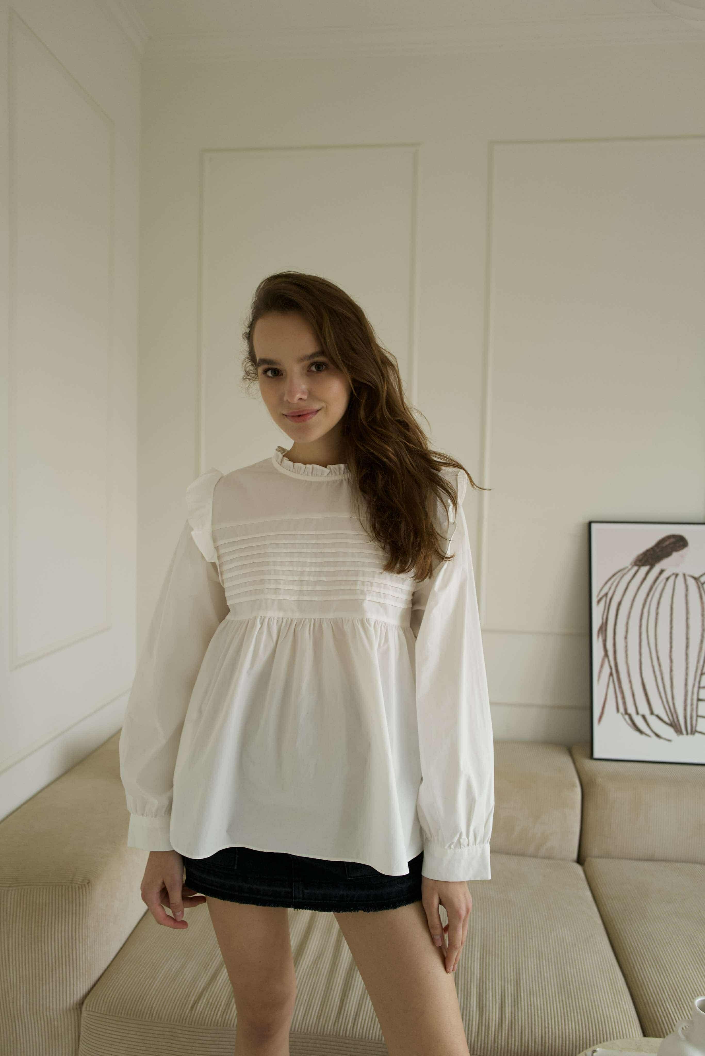 NV23 電商感荷葉邊打摺長袖上衣（現貨）