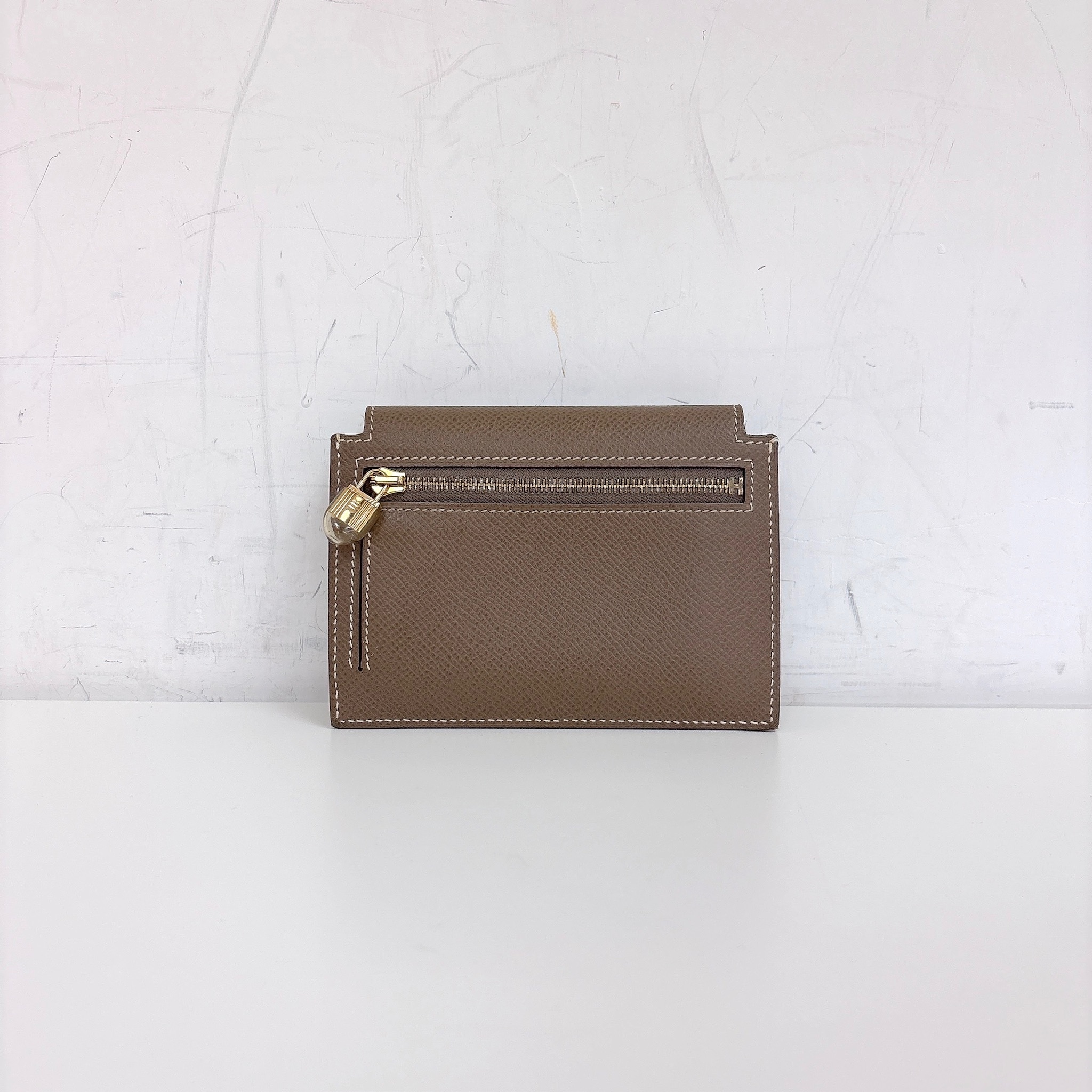 Hermes Kelly Pocket Compact Wallet - Etoupe / Ghw