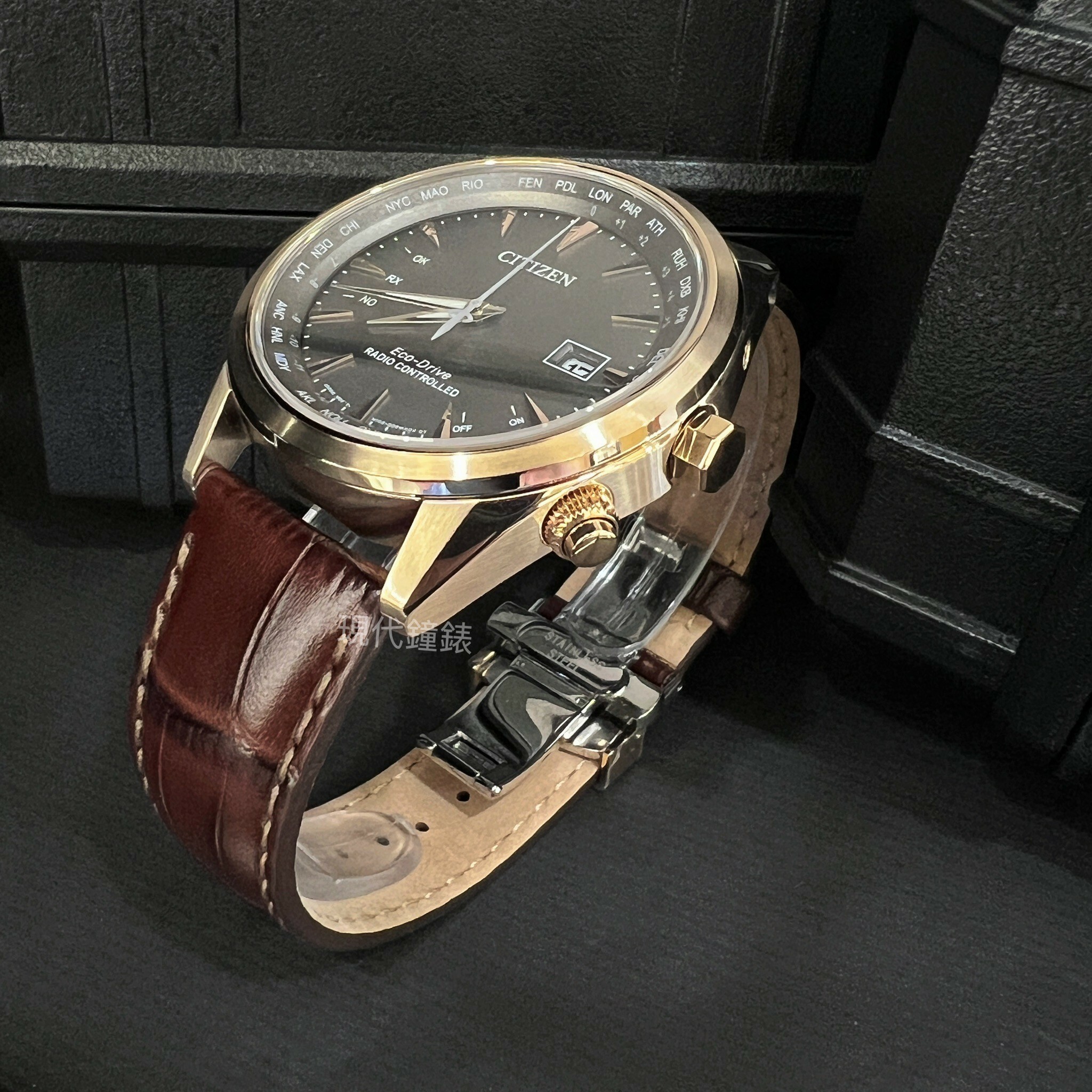 【CITIZEN 星辰】GENT'S系列 沉穩灰電波皮帶男錶 CB0273-11H 43mm現代鐘錶