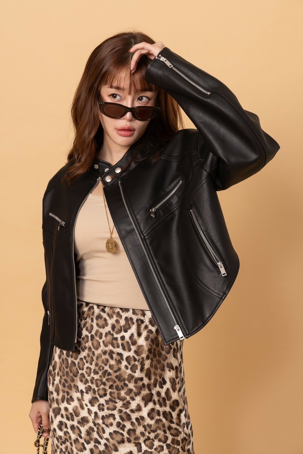 必備短版皮外套_AMISSA（黑）