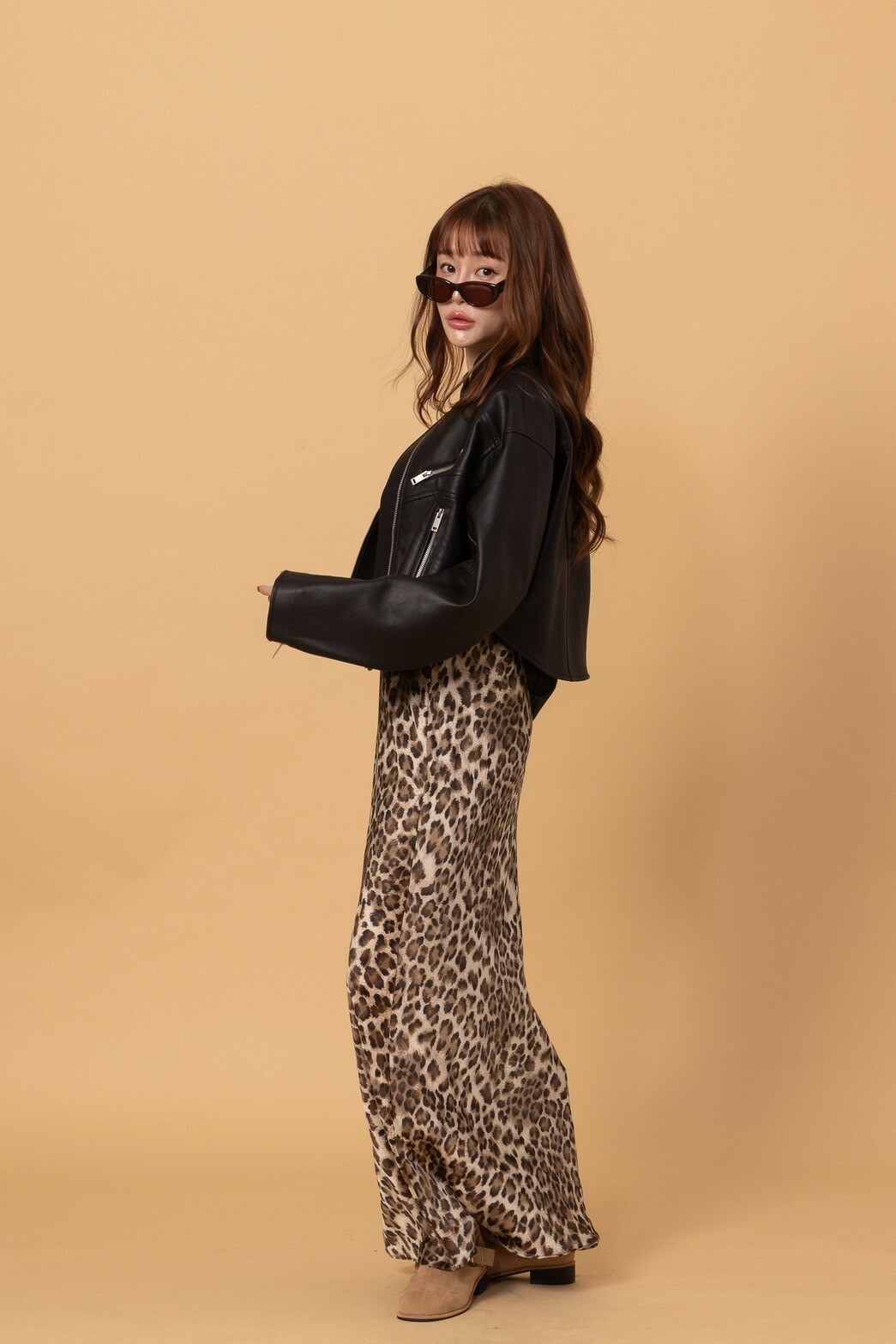 必備短版皮外套_AMISSA（黑）