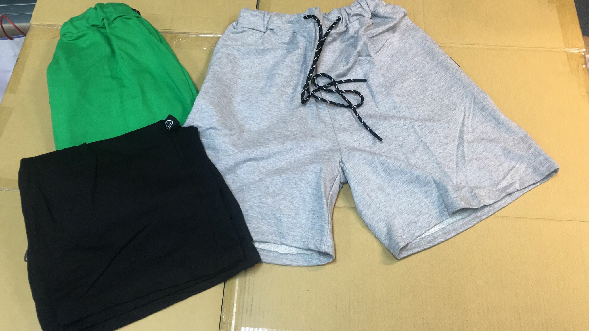 現貨 棉質哈哈笑TAG 短褲（此為清貨價貨品不設退換） (AT11 168)