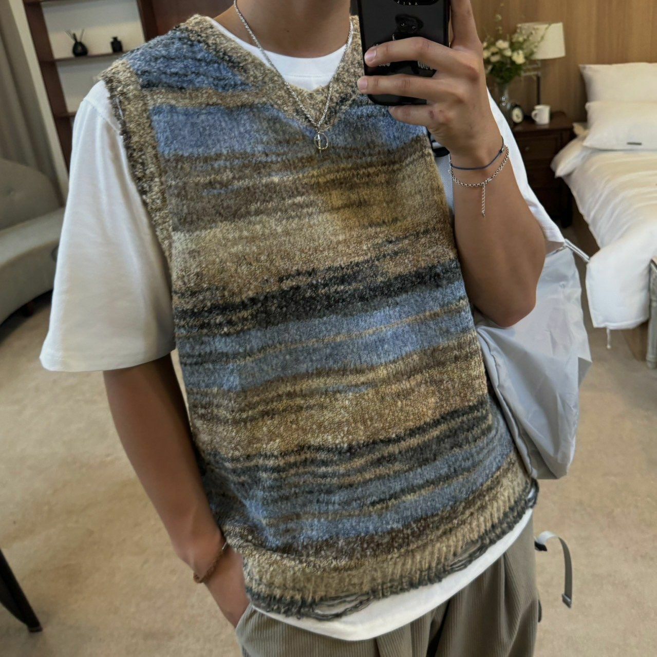 V領混色破邊背心 BY ATTENTION-283V