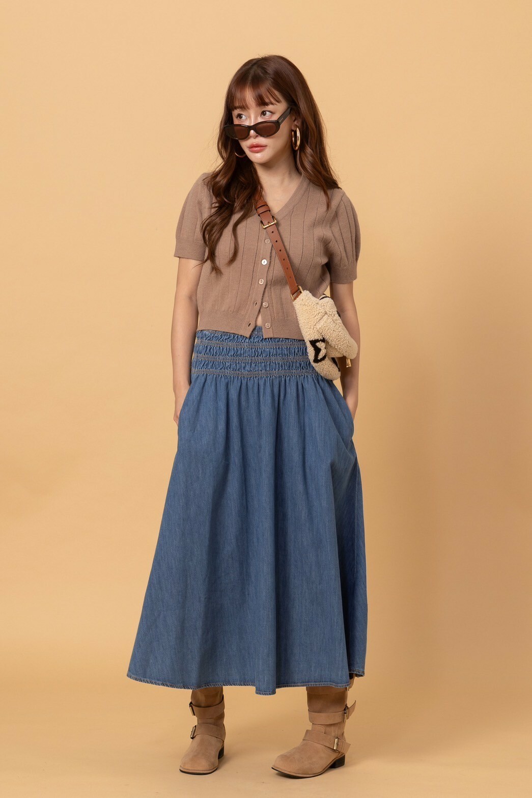 坑條短袖針織衣_AMISSA（咖）