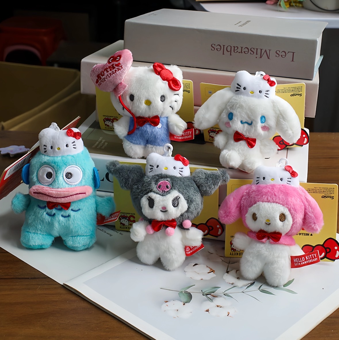 <快速出貨> sanrio 三麗鷗 hellokitty 50周年限定款 變裝玩偶吊飾