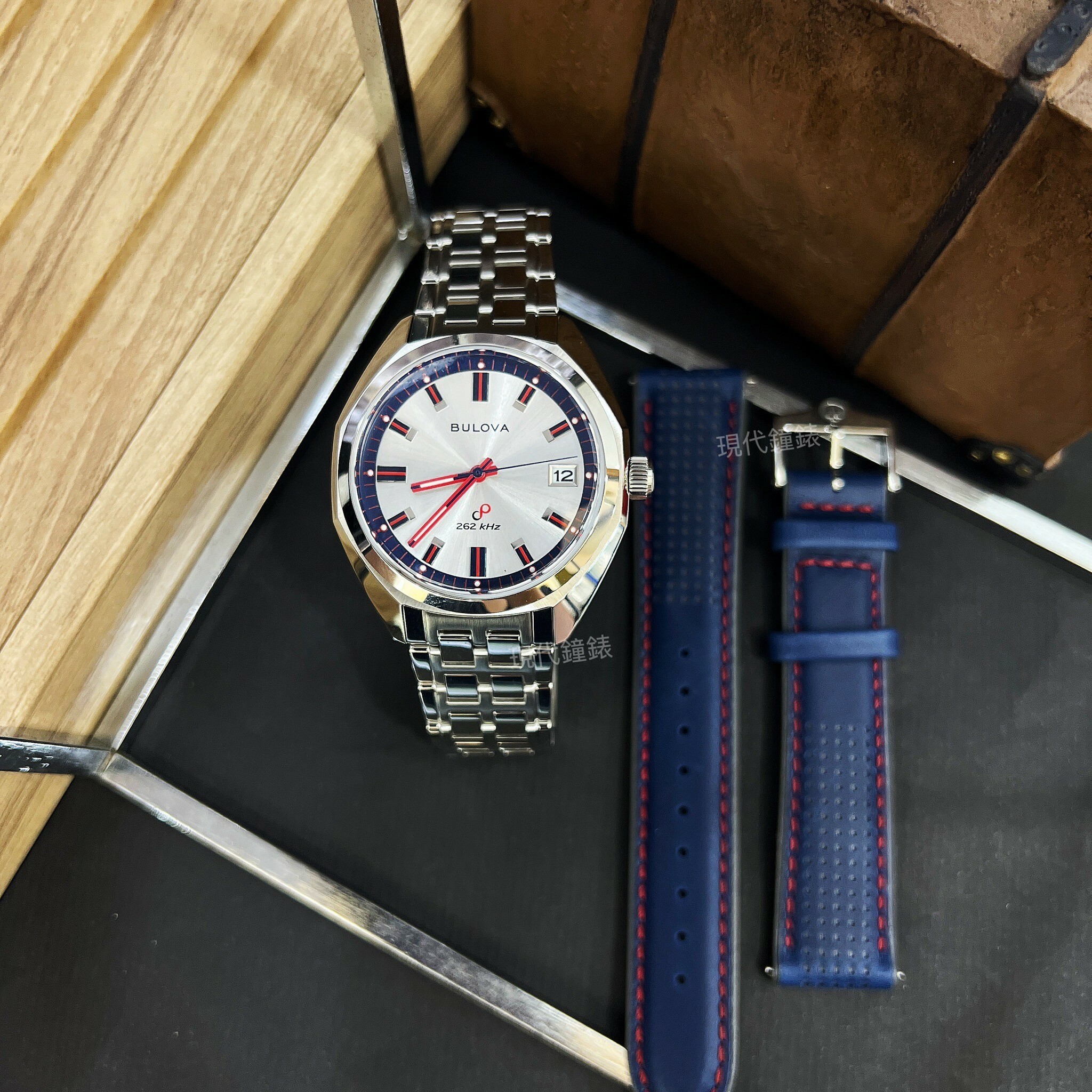 【BULOVA 寶路華】1973 Jet Star 'F' 經典白面盤高振頻男錶-贈錶帶 96K112 40mm 現代鐘錶