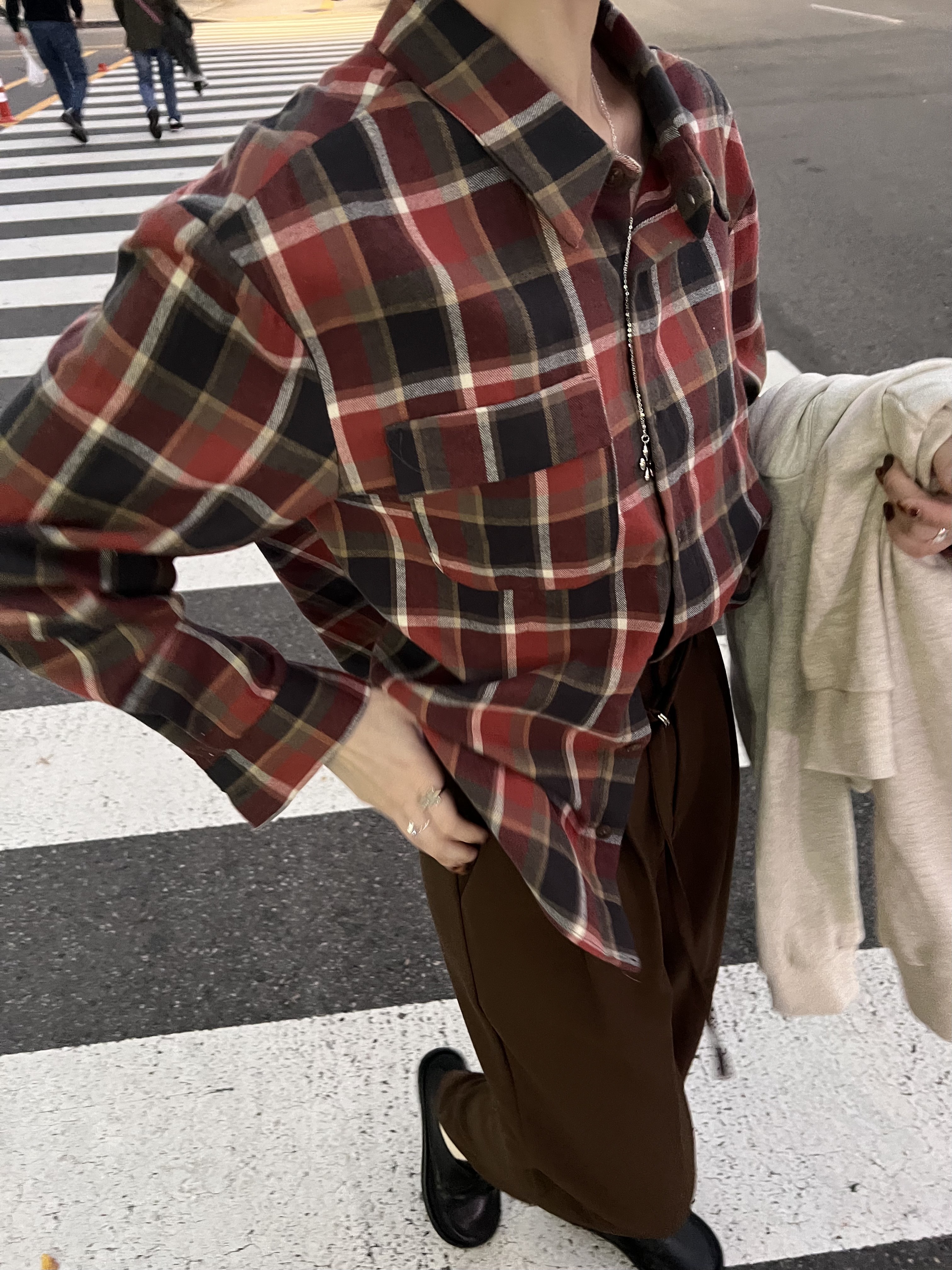 鈴聲多響亮霧面色系格紋襯/1色均碼