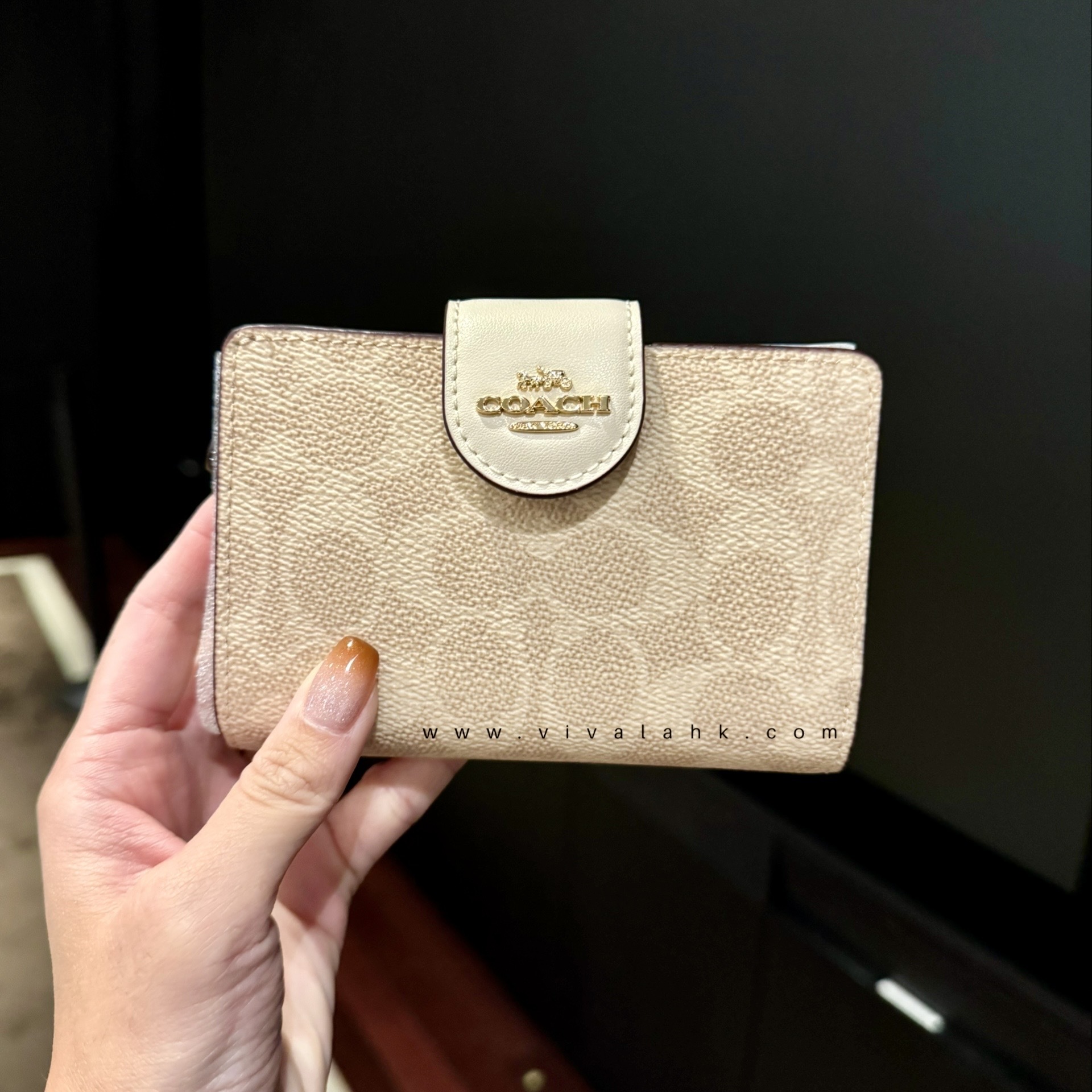 Coach - Medium Corner Zip Wallet In Signature Canvas (CW786)