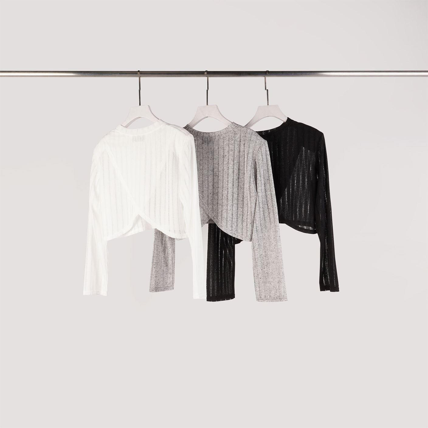 後開衩簍空條紋針織上衣| 3色