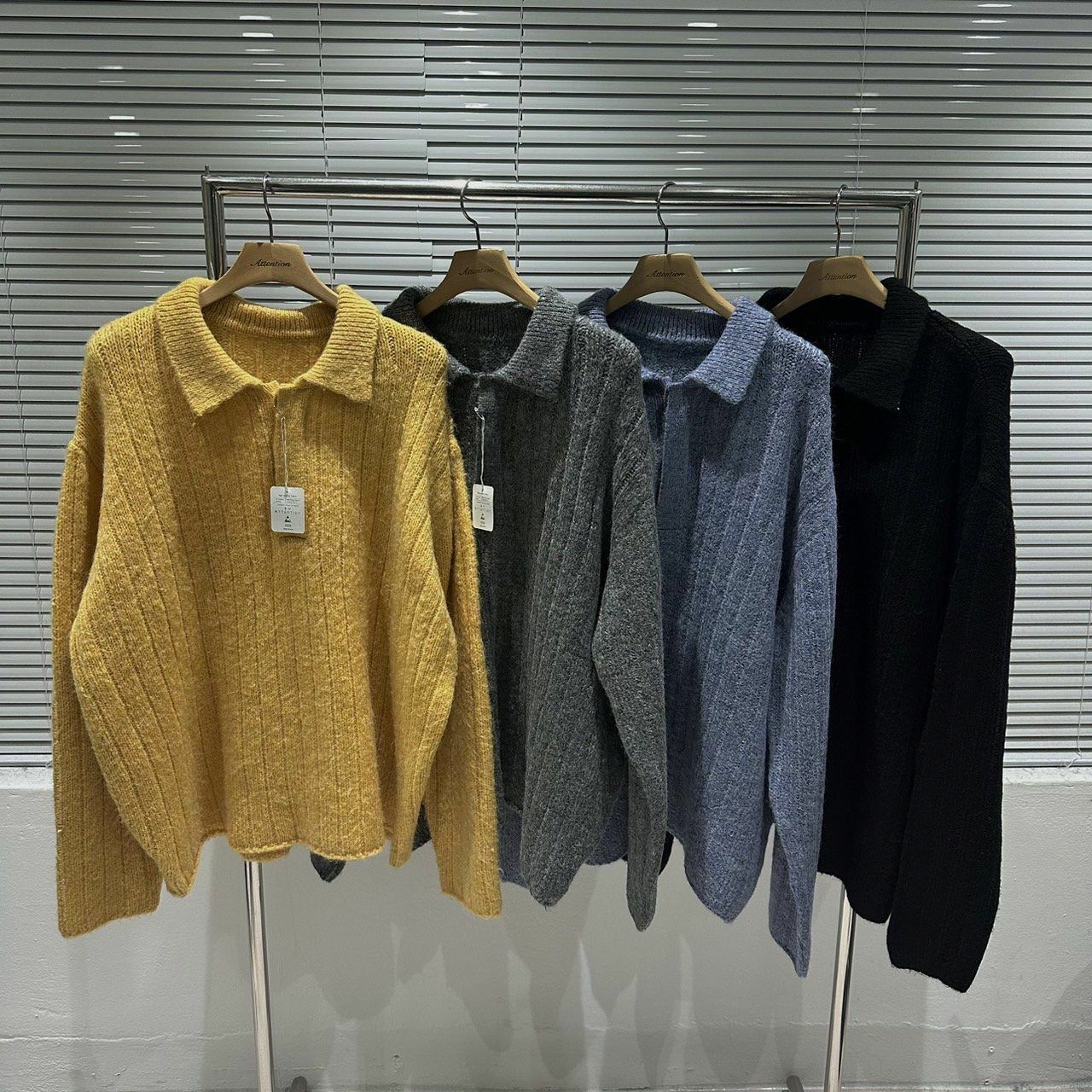 反領暗直紋針織衫 BY ATTENTION-303T