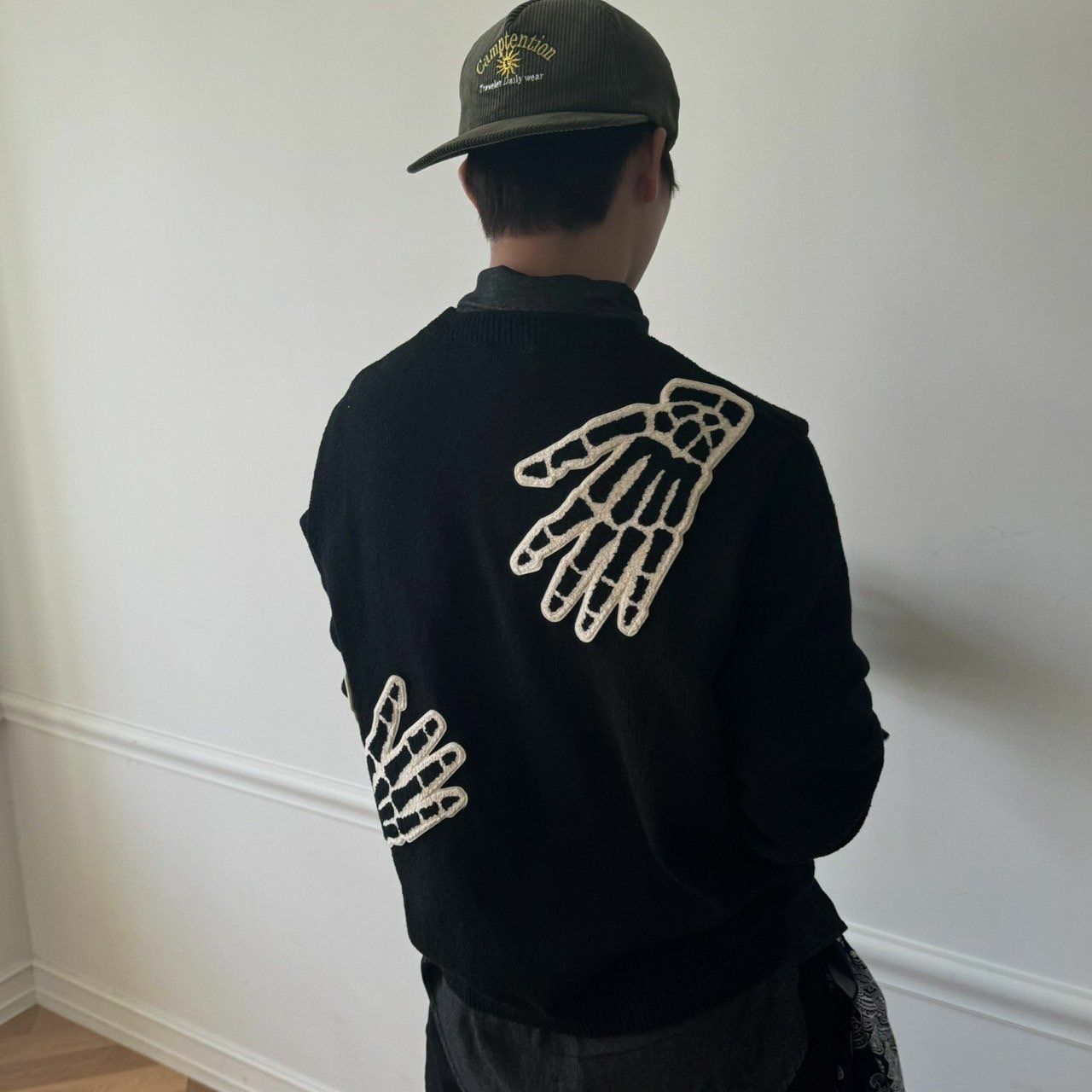 圓領英文字圖案針織衫 BY ATTENTION-305T