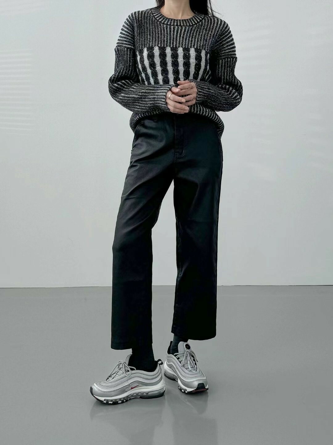 1011塗層黑色直長褲