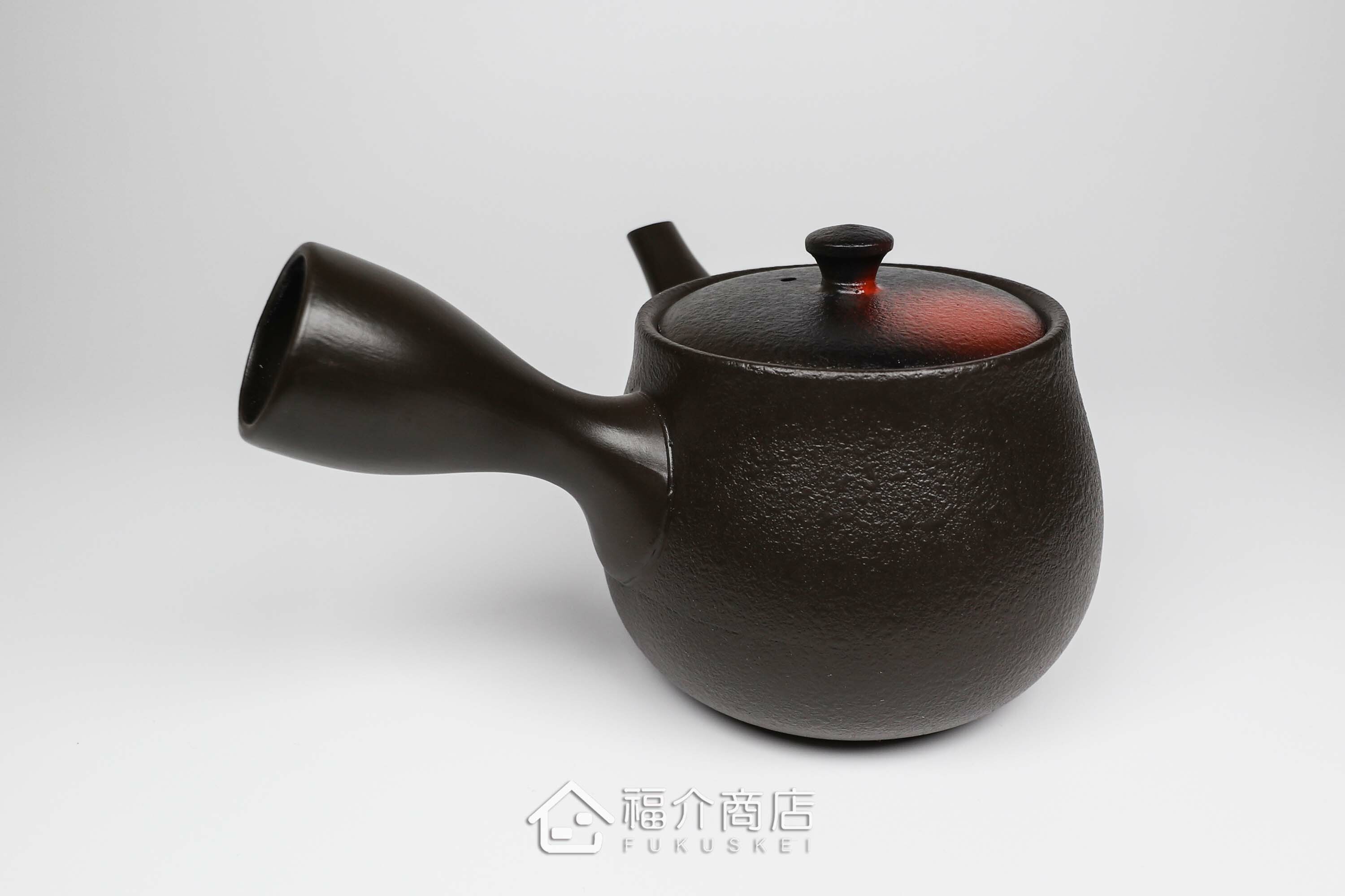 泡茶用的日本陶瓷茶壺