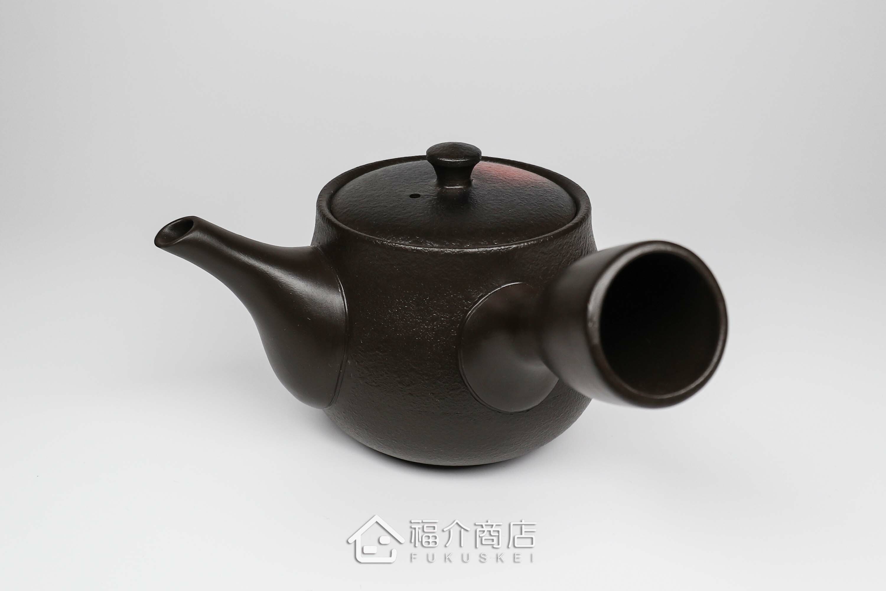 泡茶用的日本陶瓷茶壺