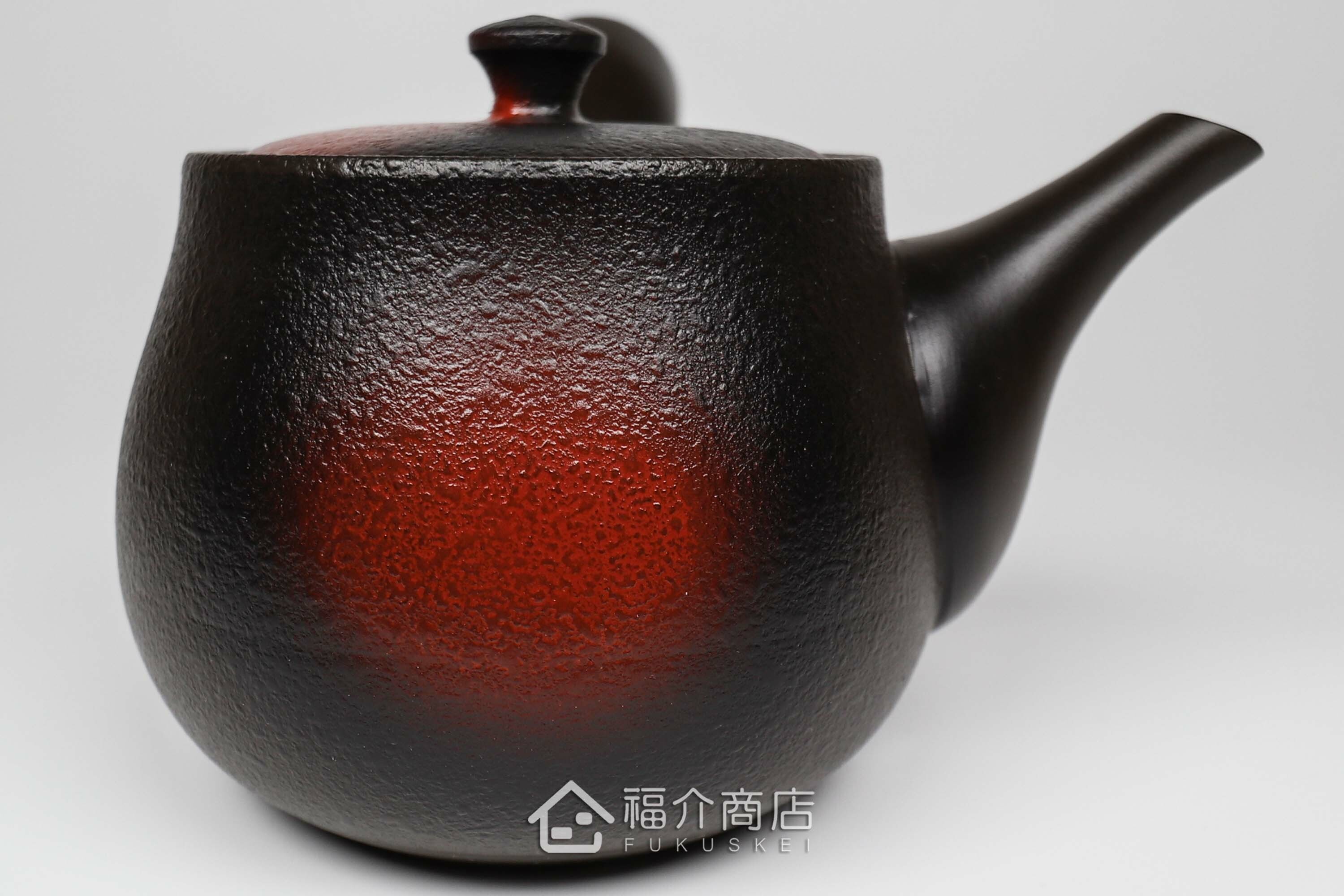 泡茶用的日本陶瓷茶壺