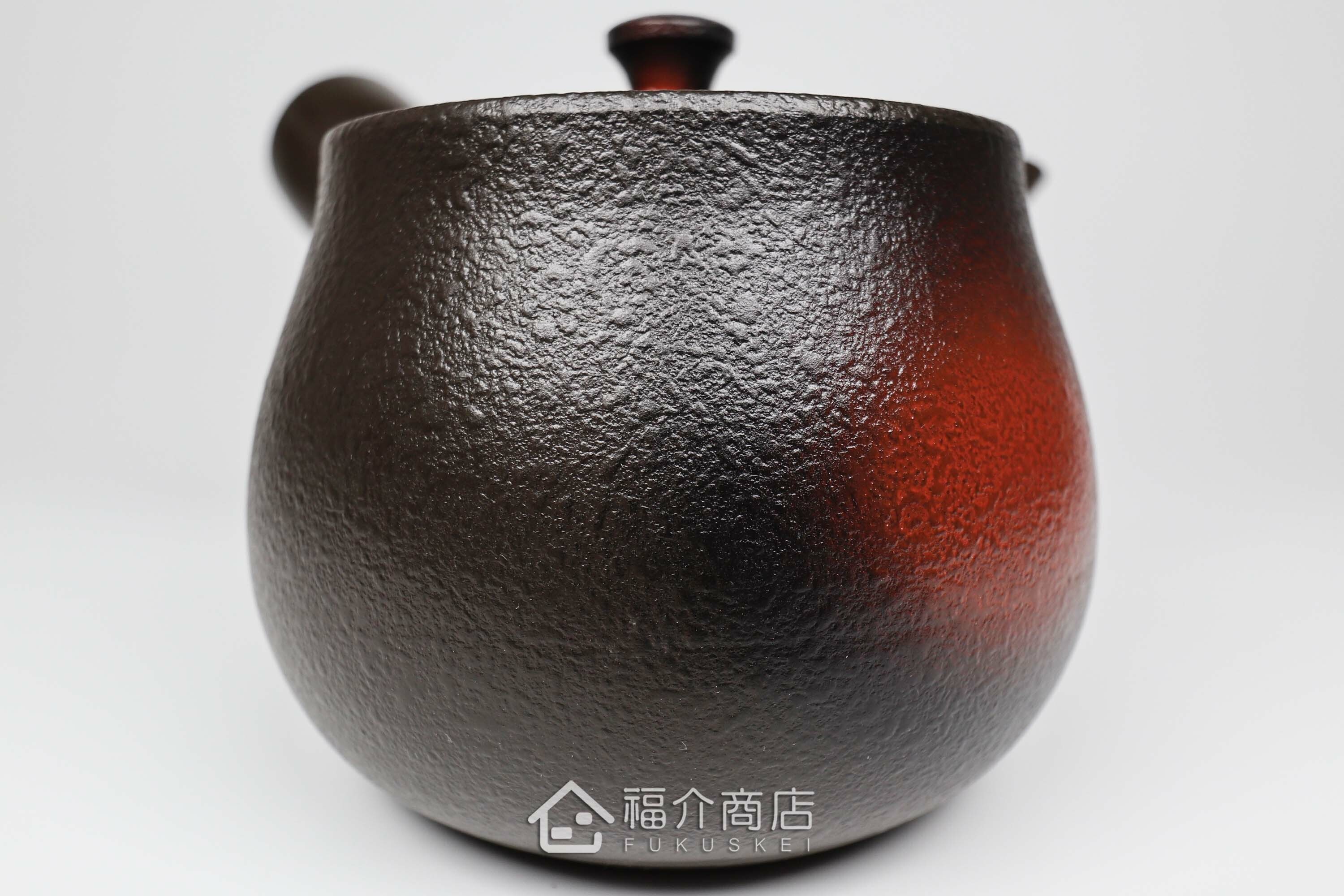 泡茶用的日本陶瓷茶壺