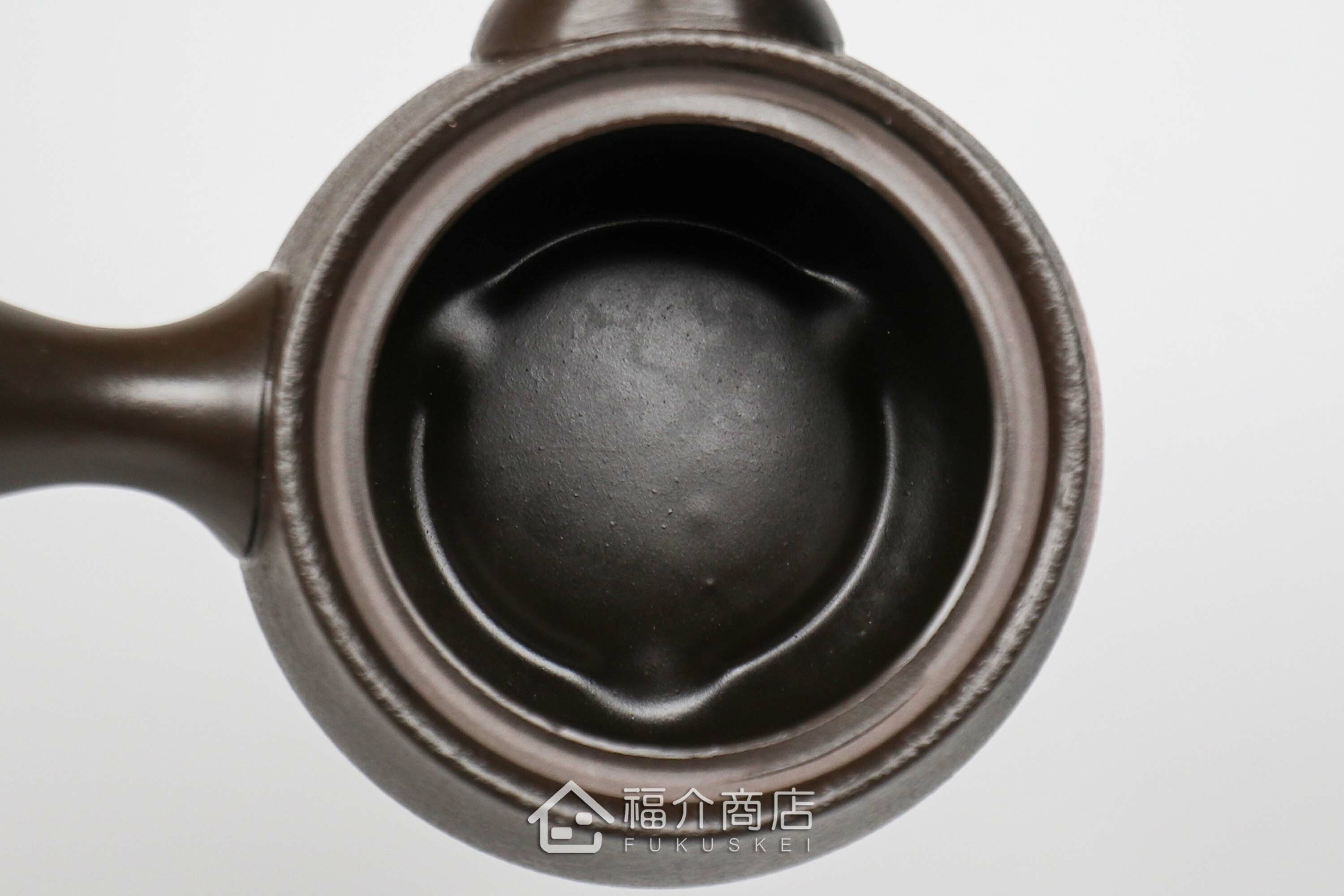 泡茶用的日本陶瓷茶壺