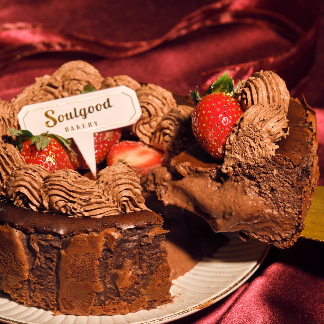 Chocolate Strawberry Basque Burnt Cheesecake