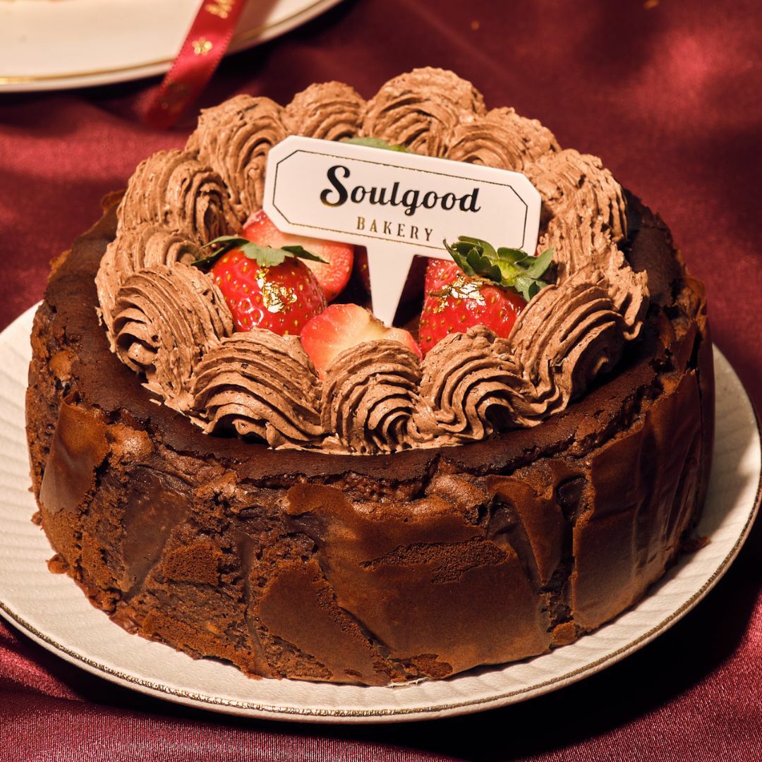 Chocolate Strawberry Basque Burnt Cheesecake