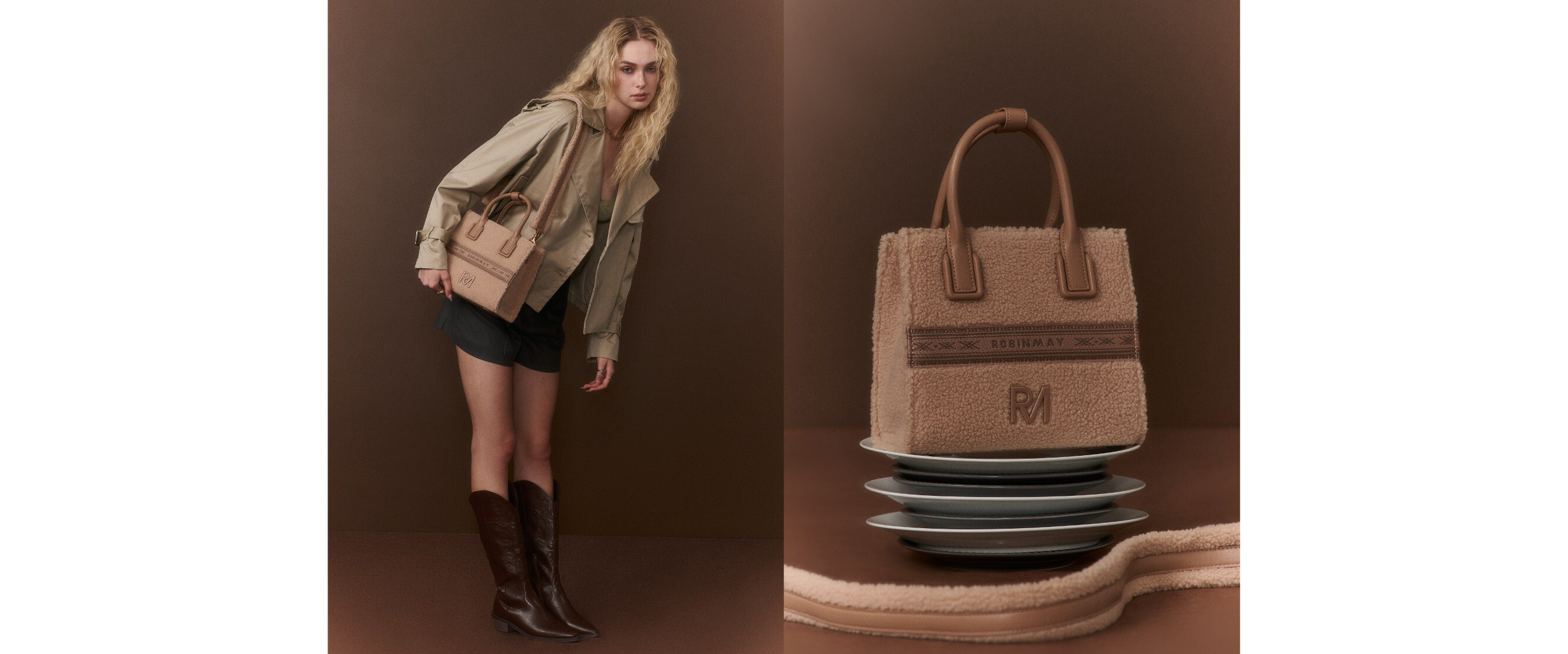 模特兒身穿短版風衣及短裙，肩背月桂女神手提包(羊羔毛)