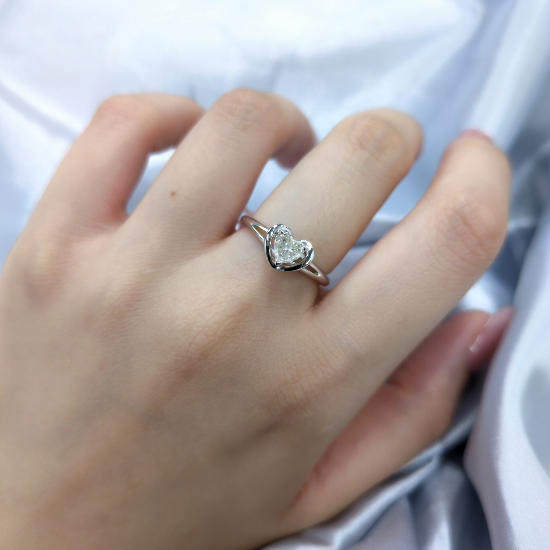 18K White Gold 0.40ct Heart Shaped Diamond Ring