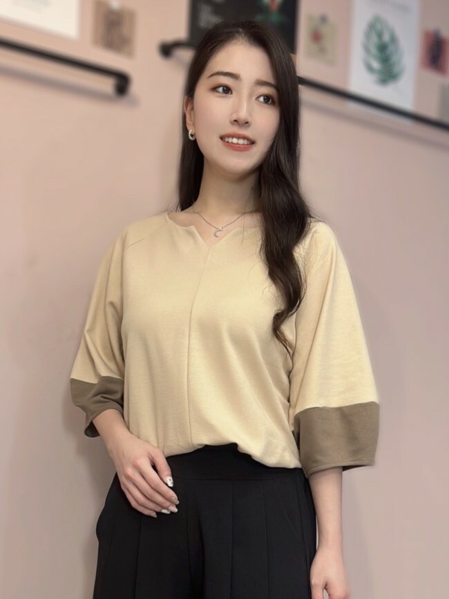 V領撞色燈籠袖上衣(杏)