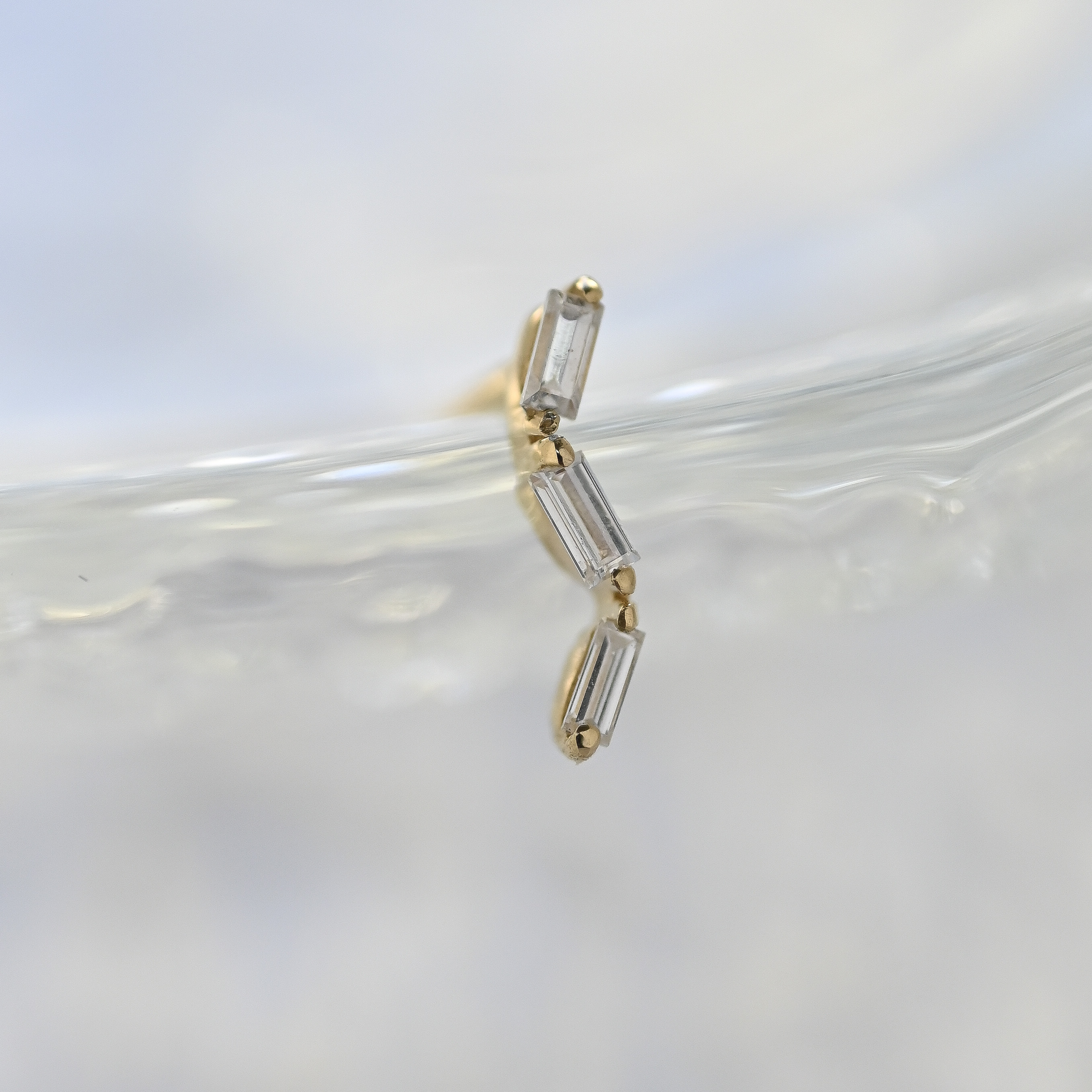 18K Blitz diamond earring