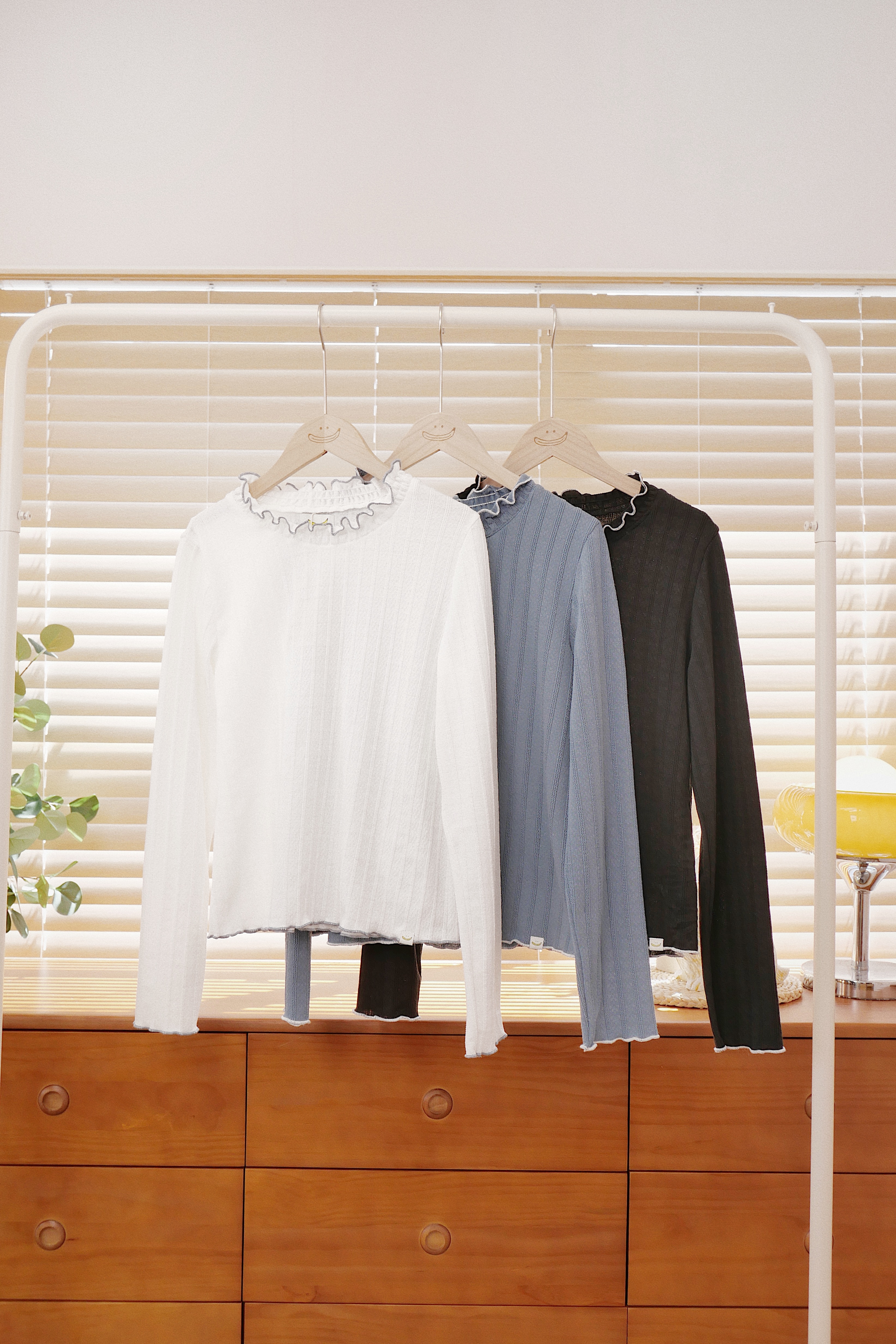 三色 / 木耳橡筋坑紋長袖上衣/ Wrinkle Ruffle Long Sleeve Top