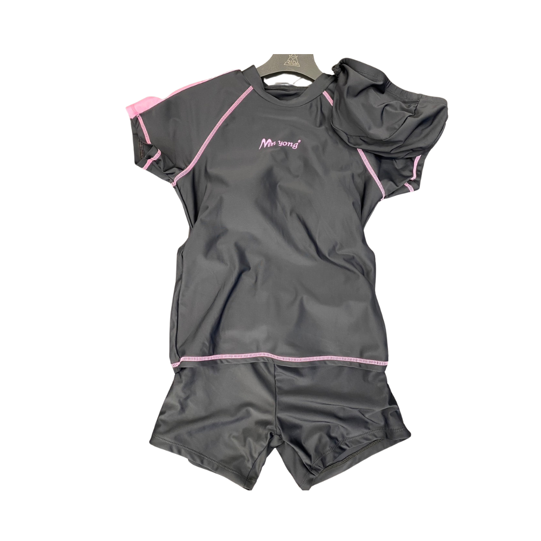 日大 女款 胸墊泳衣套裝 短袖泳裝粉邊  (泳帽+泳衣+泳褲)