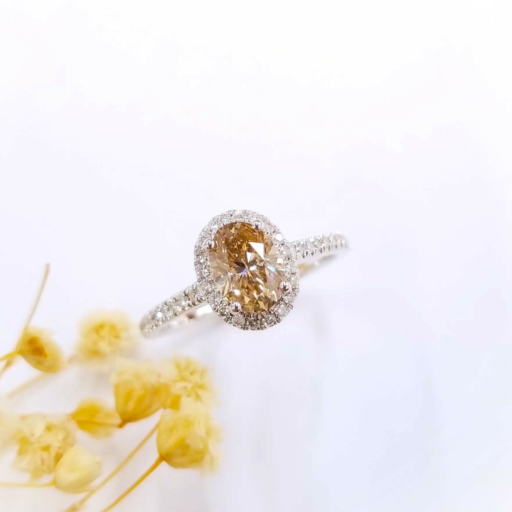 18K White Gold 0.88ct Fancy Champagne Oval Cut Diamond Ring