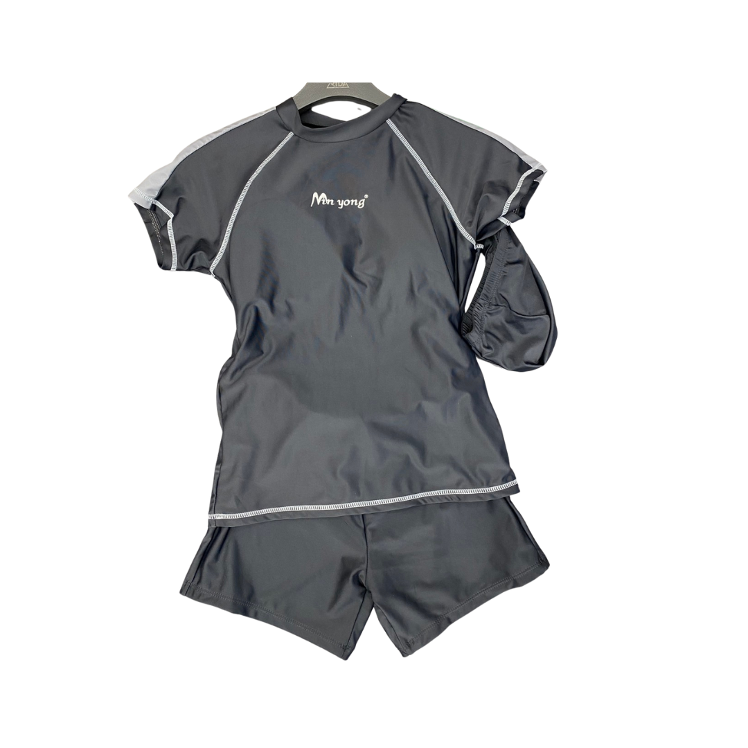 日大 女款 胸墊泳衣套裝 短袖泳裝灰邊  (泳帽+泳衣+泳褲)