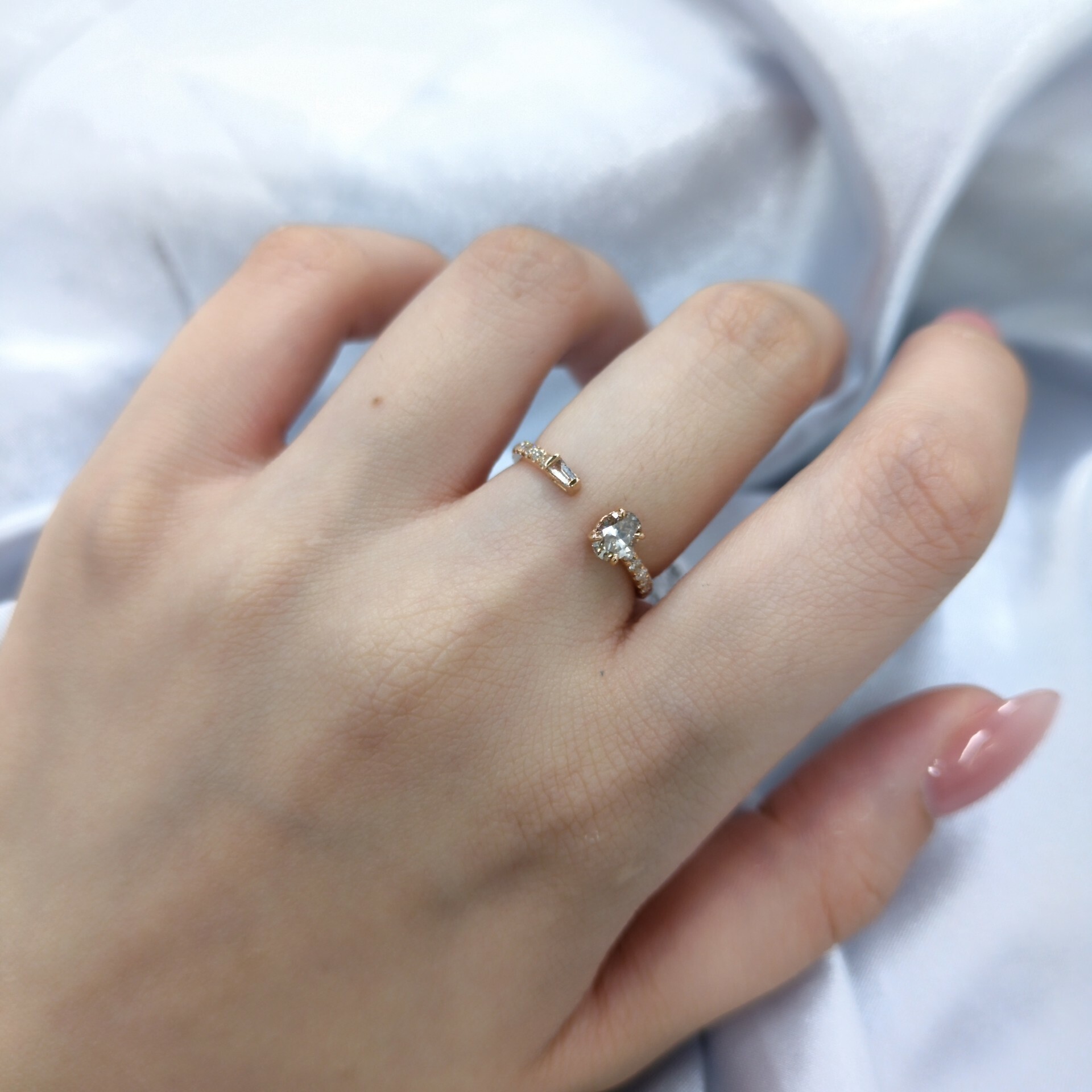 全新18K玫瑰金【單粒27份蛋形香檳鑽】配小鑽共40份鑽石戒指