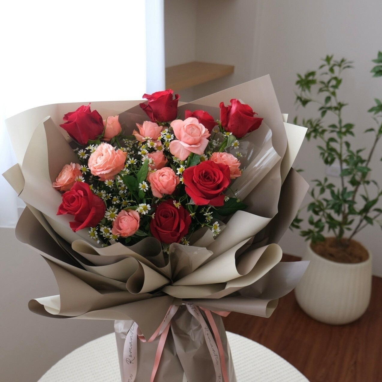 鮮花 / 奶呼呼紅玫瑰鮮花花束