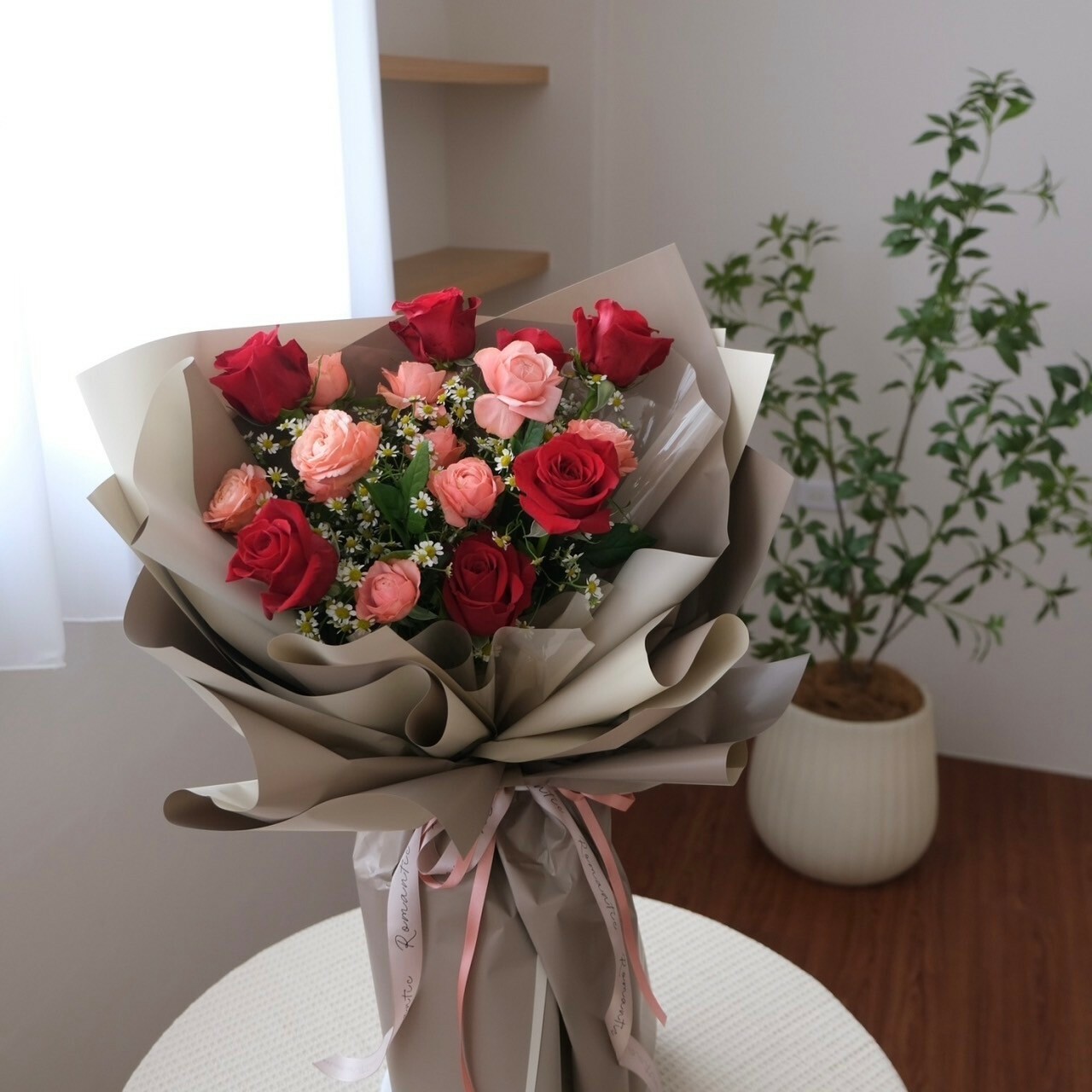 鮮花 / 奶呼呼紅玫瑰鮮花花束